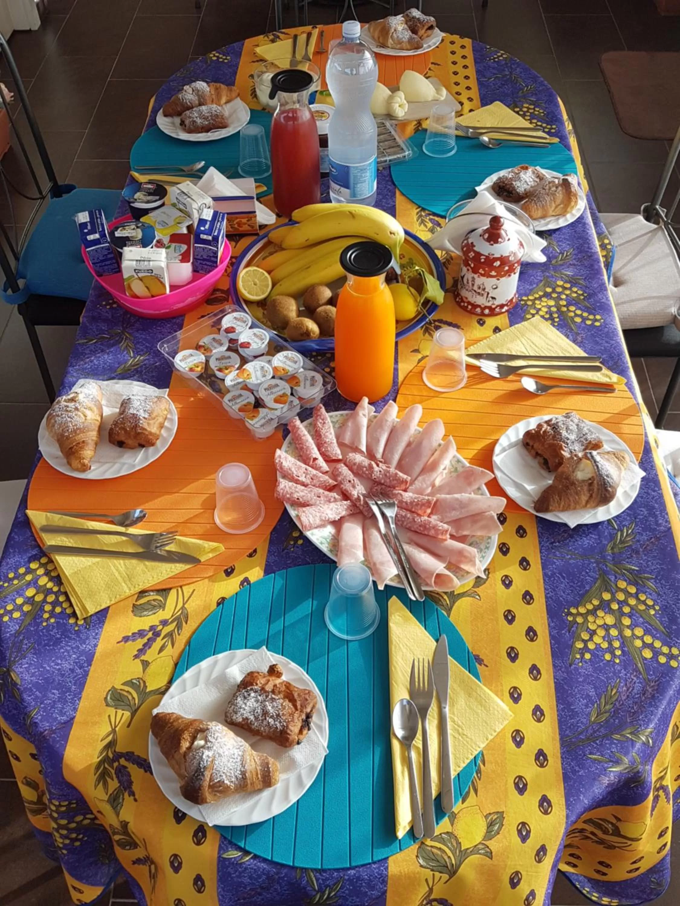 Italian breakfast in Spiagge Iblee