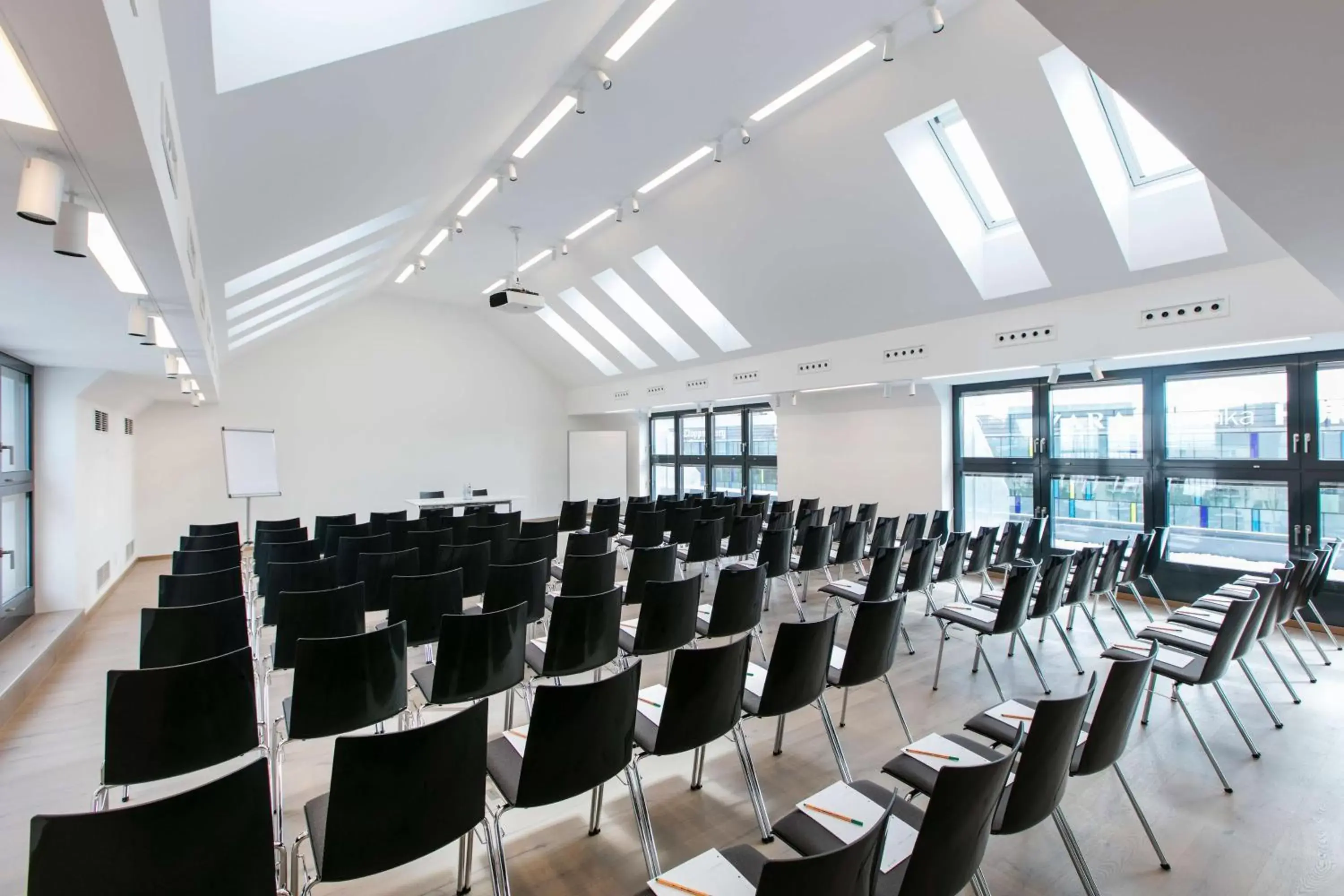 Meeting/conference room in ARCOTEL Donauzentrum Wien