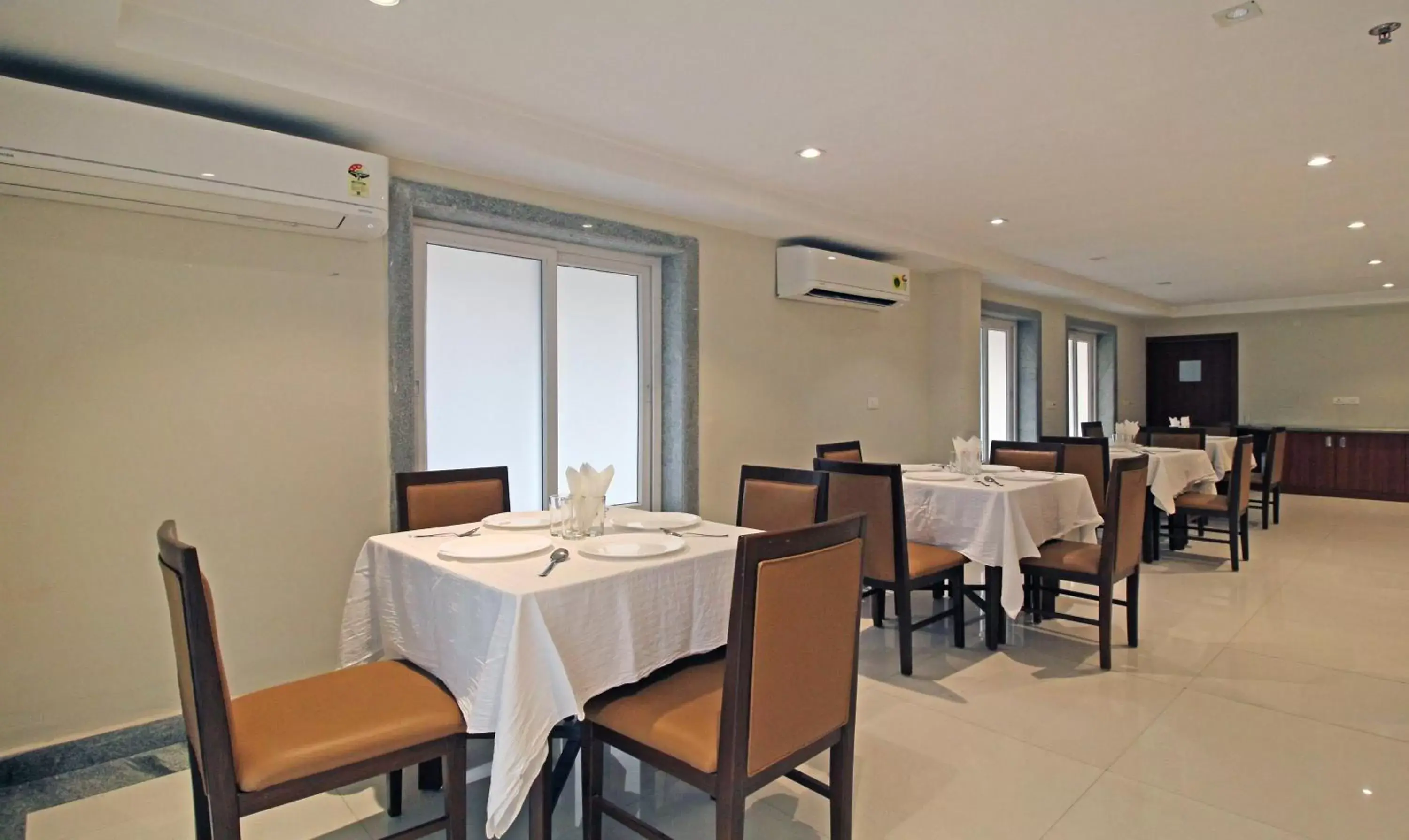 Restaurant/places to eat in Treebo ASL Prime, Near Ballygunge Railway Station Restaurant/places to eat in Treebo ASL Prime, Near Ballygunge Railway Station