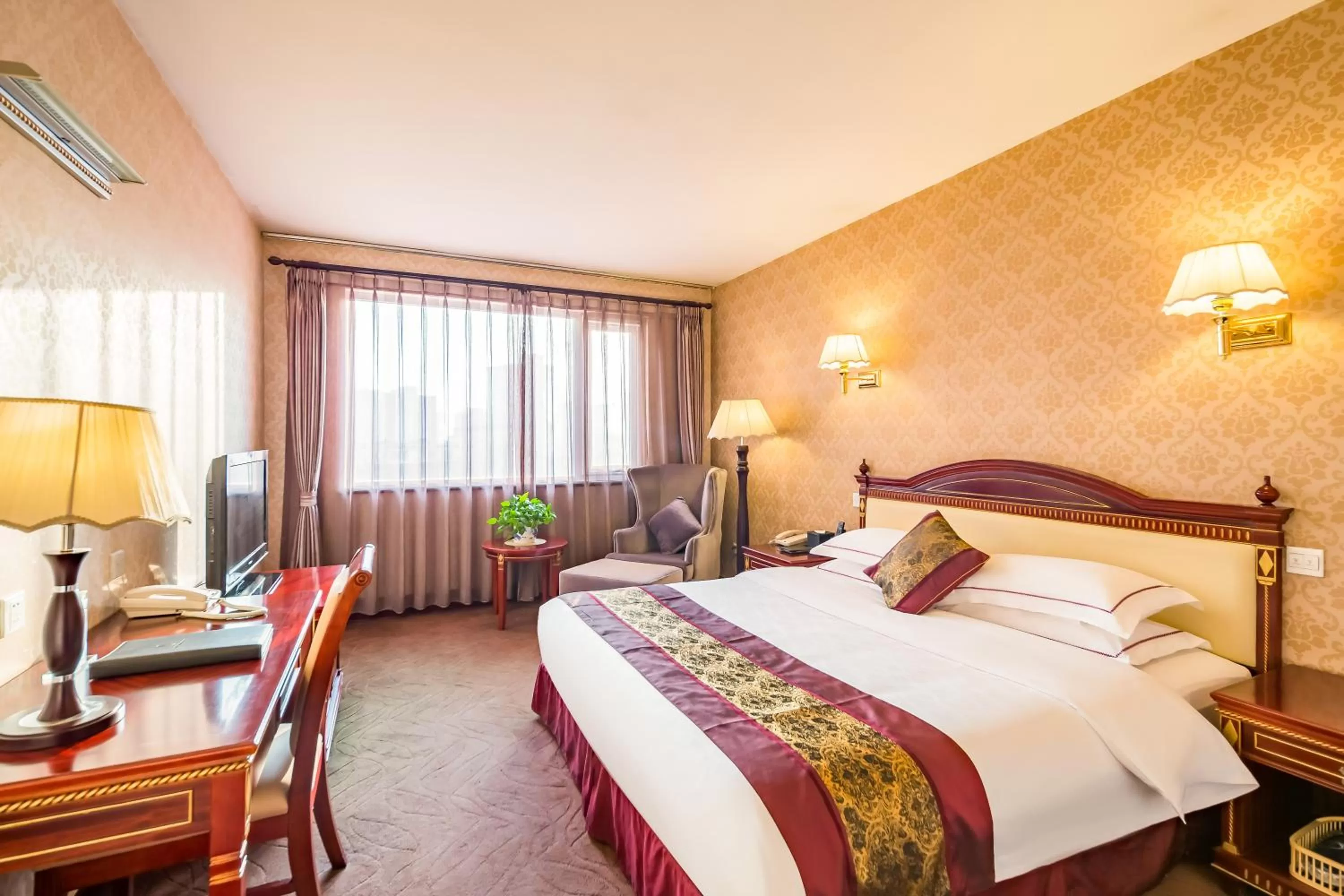 Bed in Beijing Commercial Business Hotel