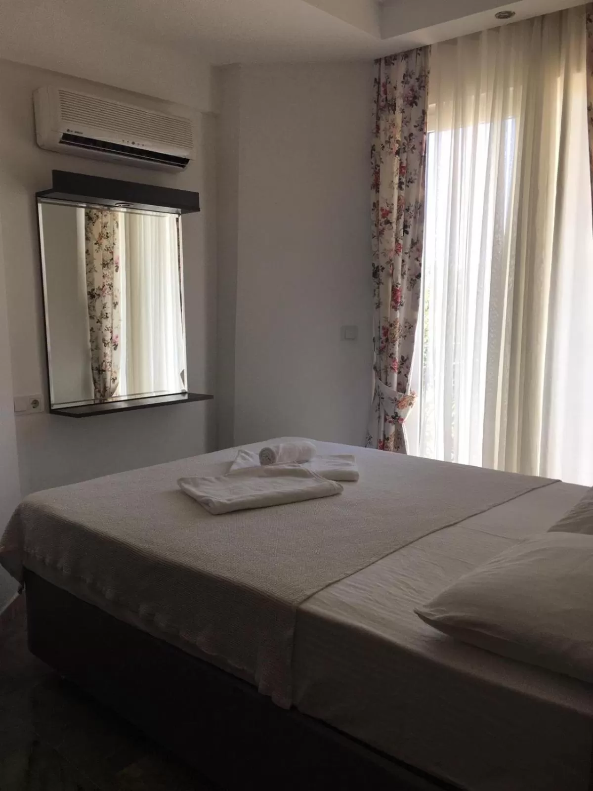 Bed in Sunset Apart Otel