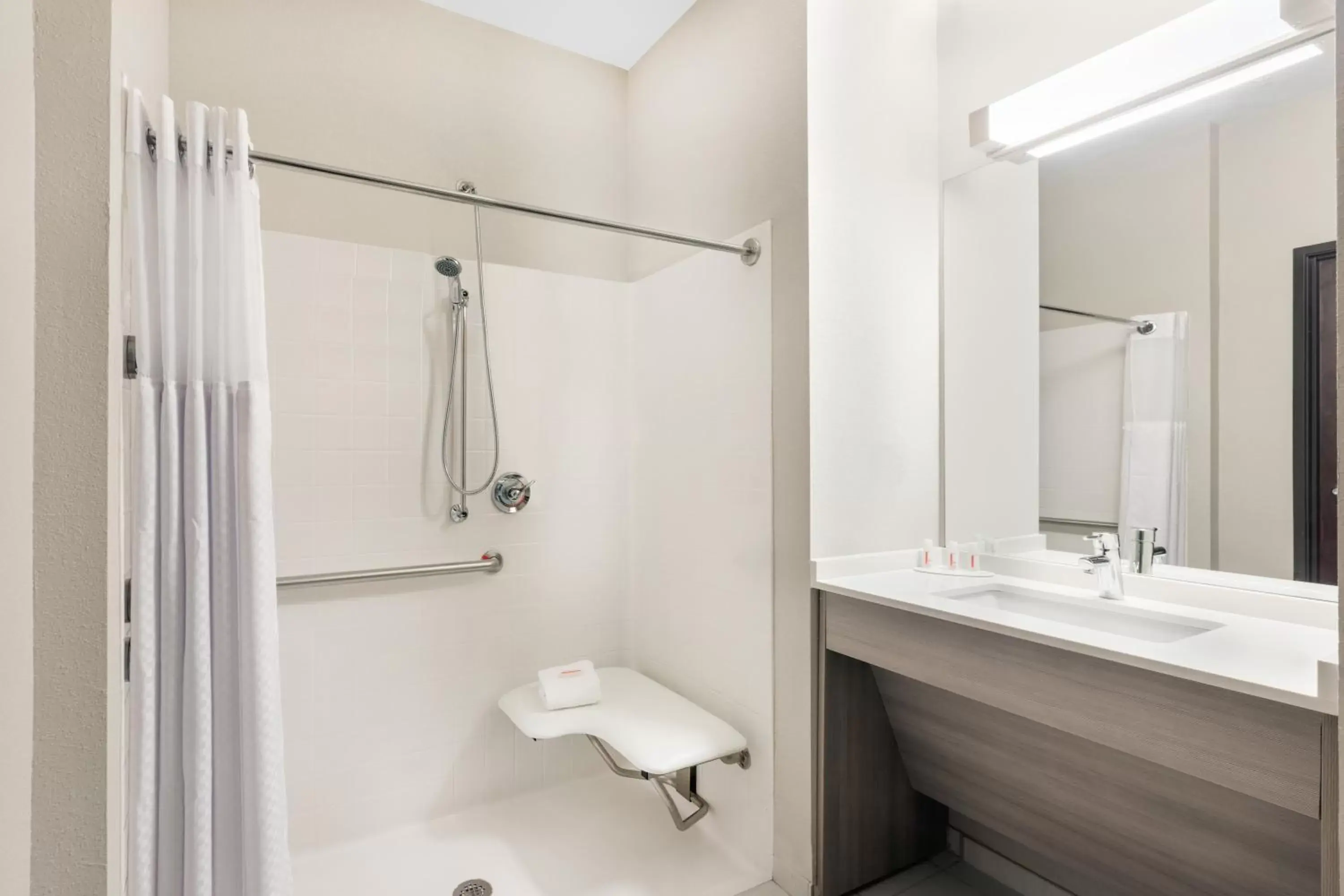 Shower, Bathroom in Microtel Inn & Suites by Wyndham Perry