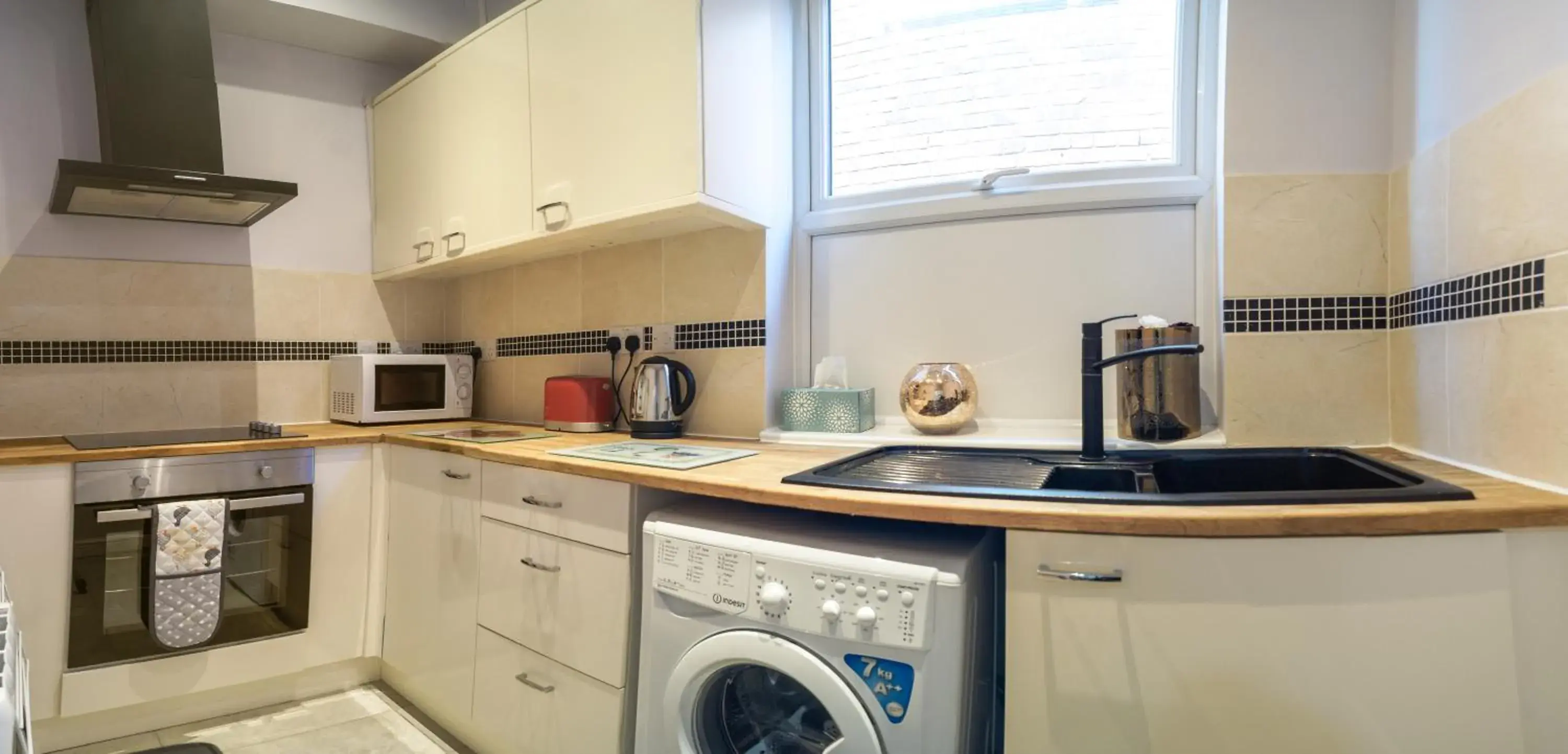 Kitchen or kitchenette, Kitchen/Kitchenette in Tunnard House