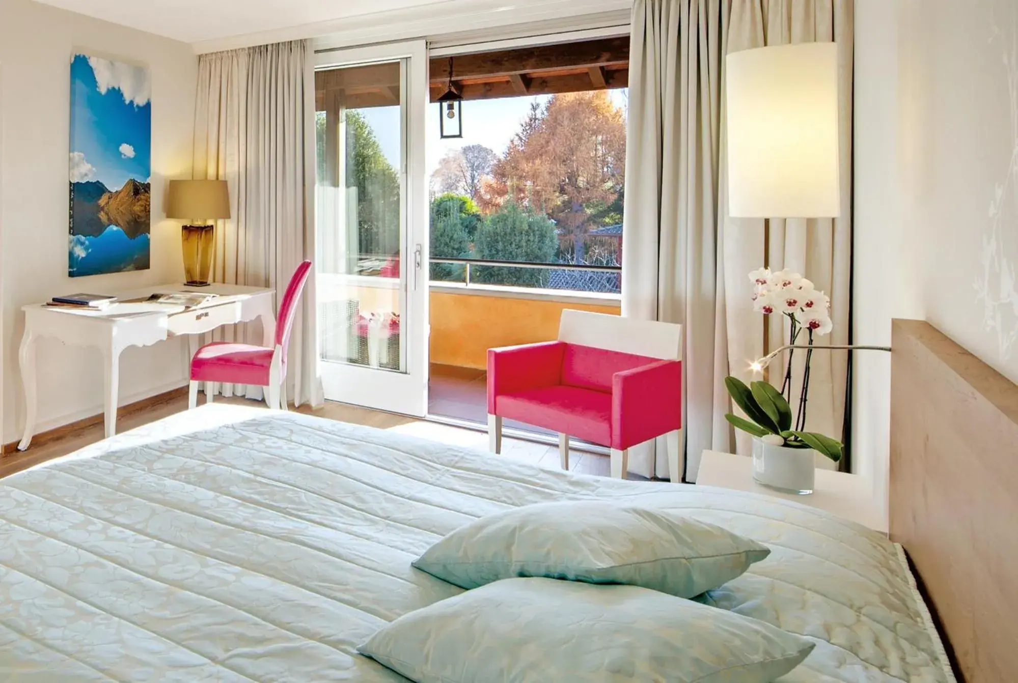 Photo of the whole room, Bed in Giardino Ascona