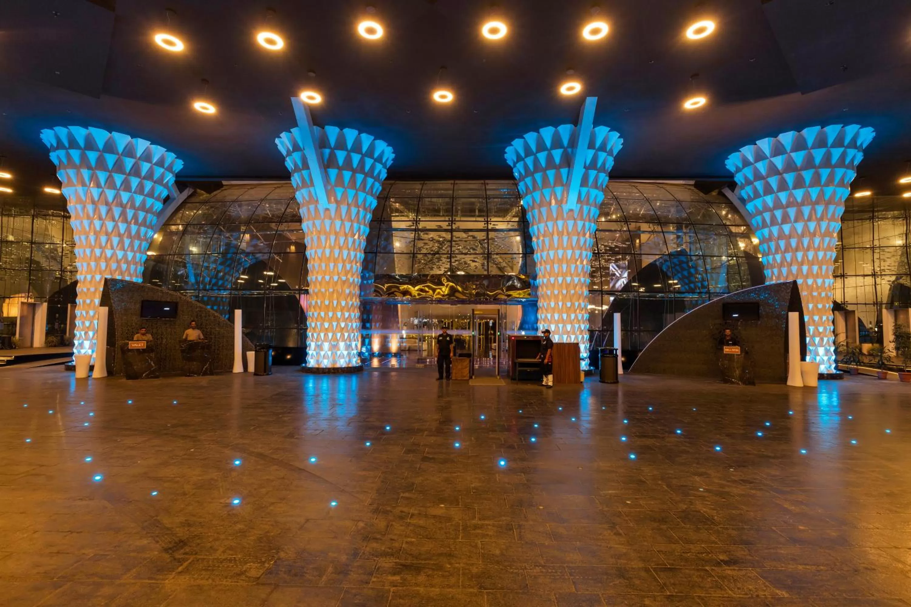 Facade/entrance in Hotel Sahara Star