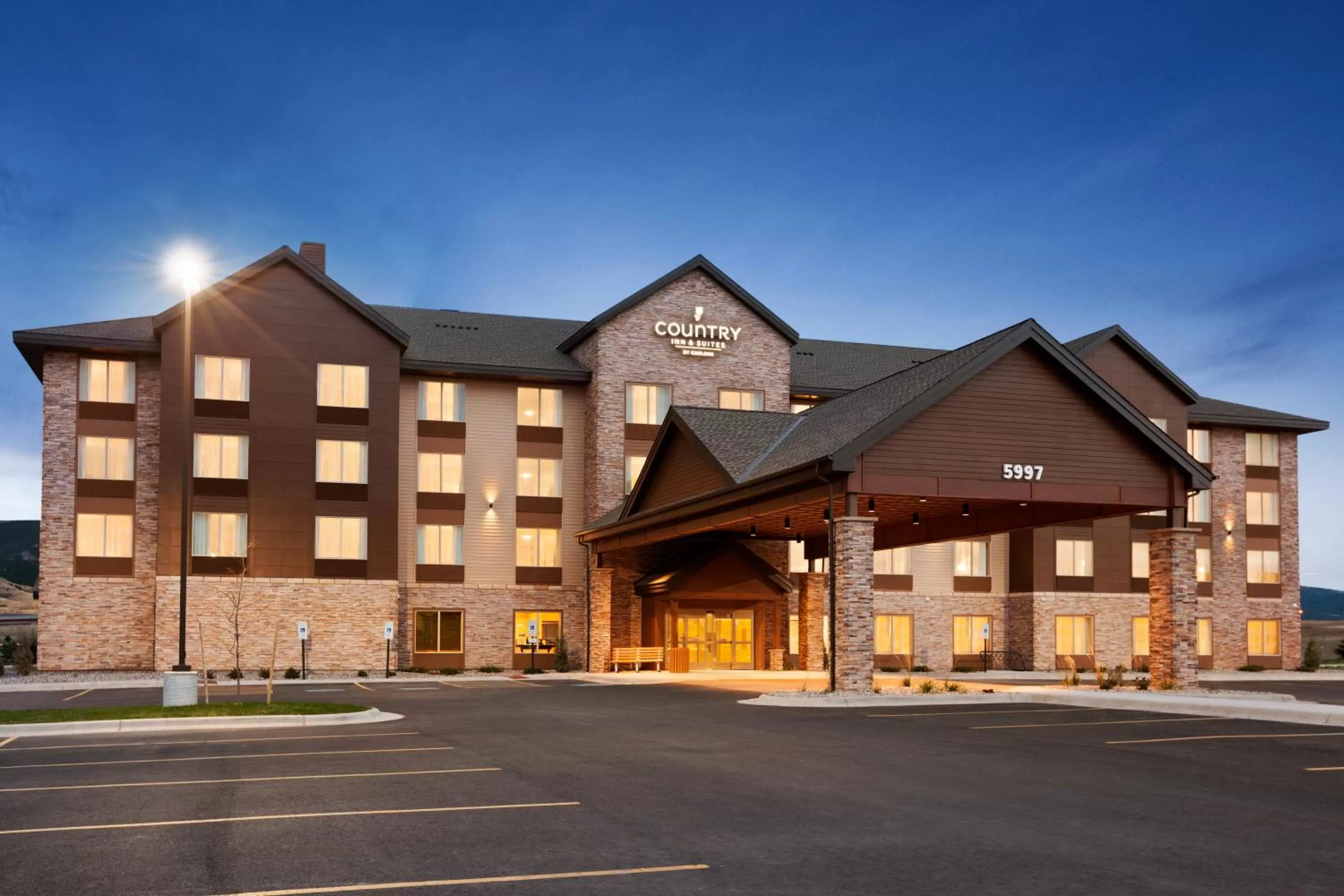 Facade/entrance in Country Inn & Suites by Radisson, Bozeman, MT