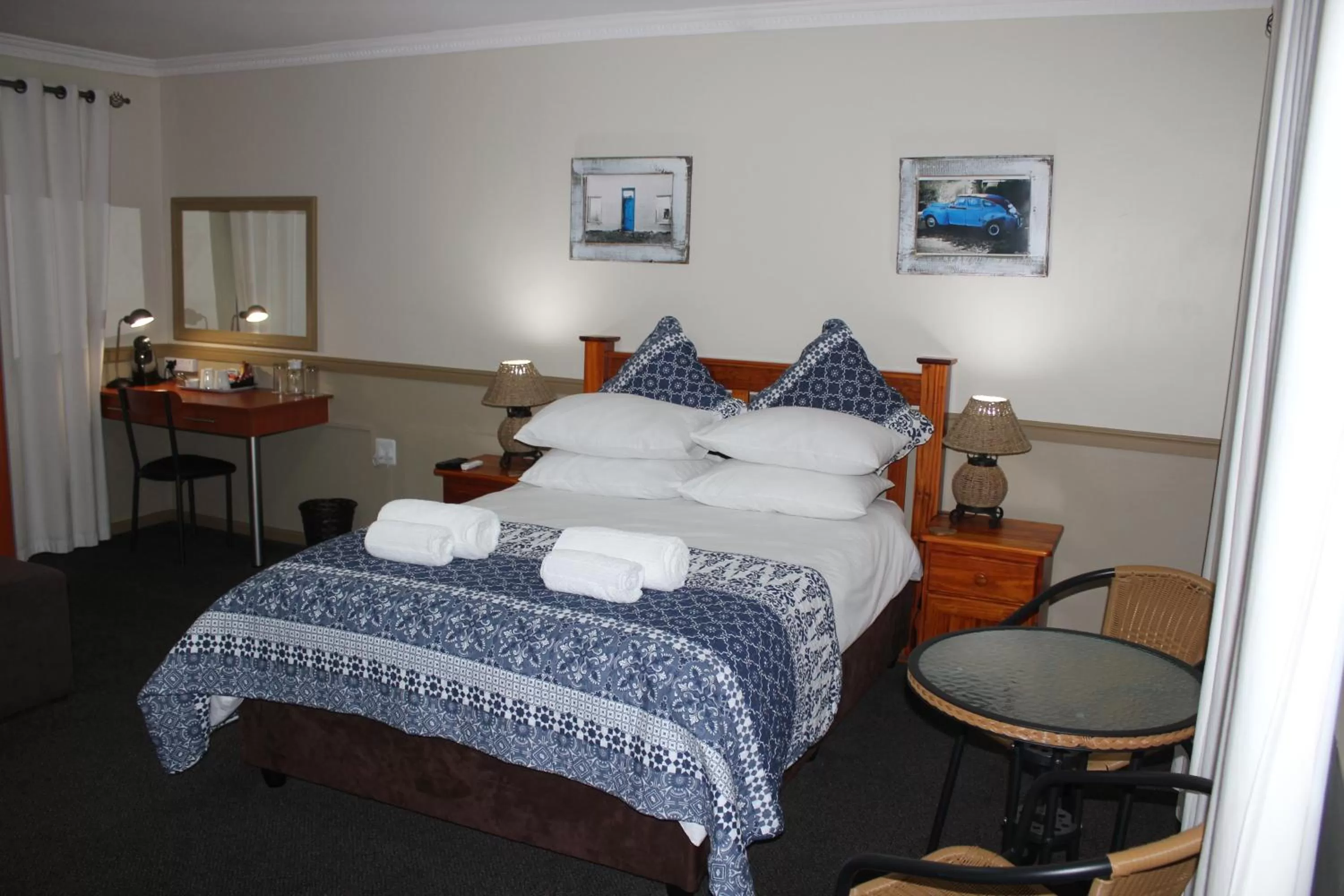 Bedroom, Bed in Victoria Heights B&B