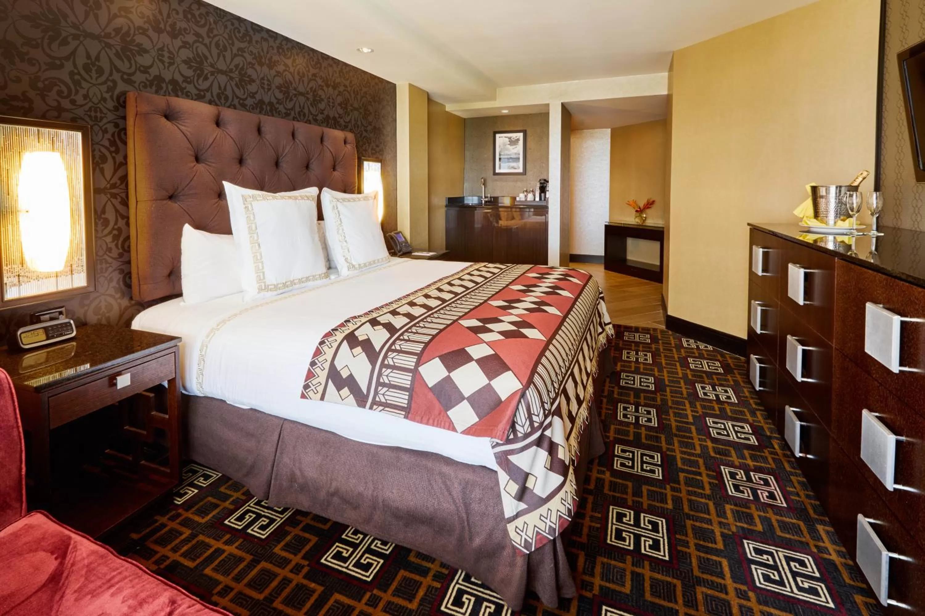 Bedroom, Bed in Miccosukee Casino & Resort