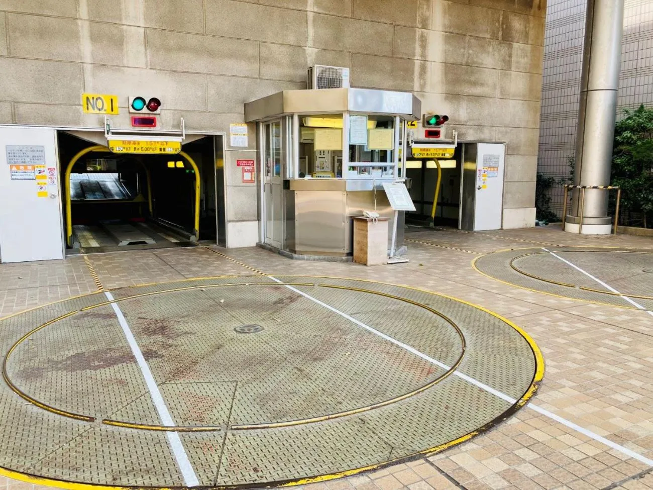 Parking in Hotel Francs