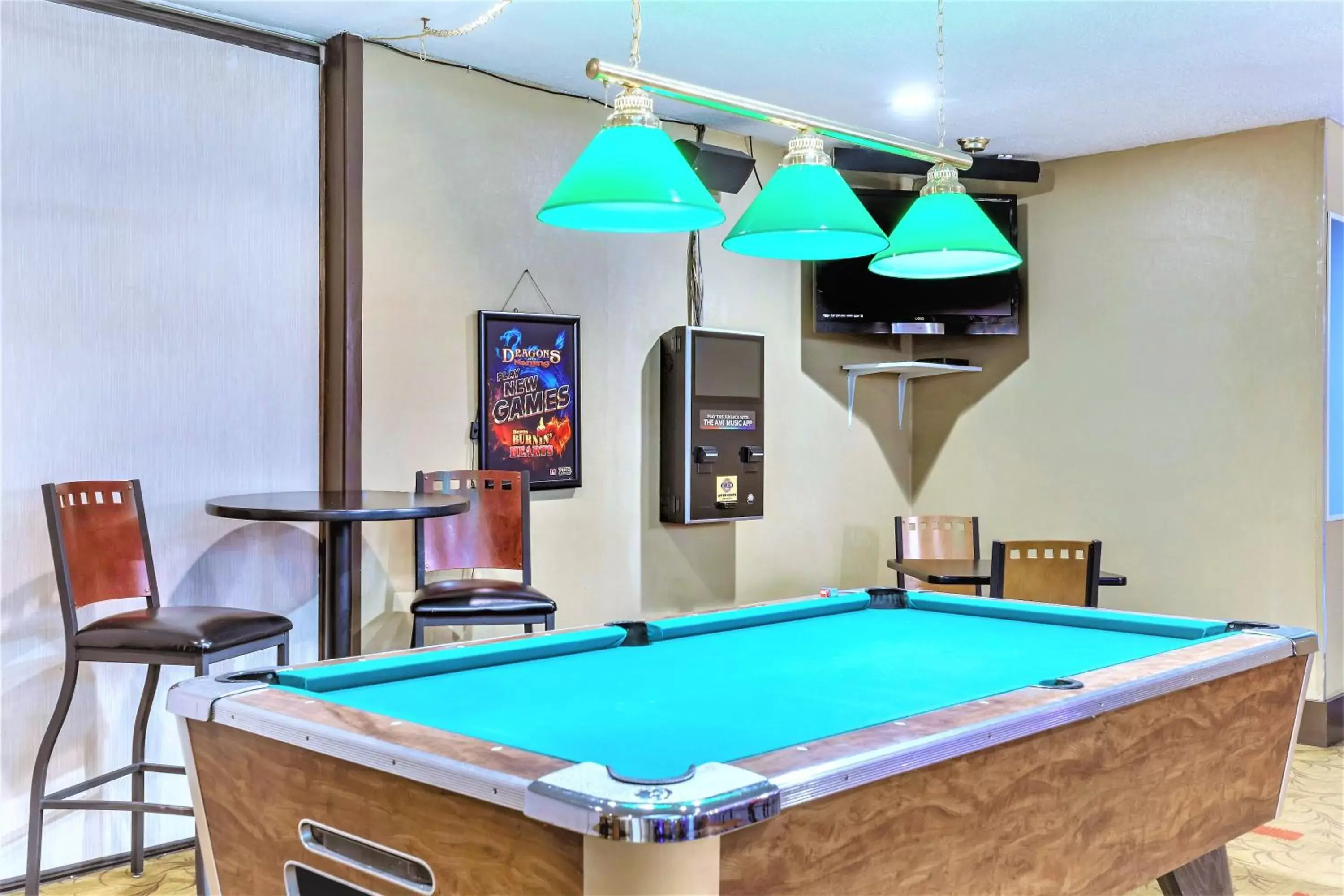 Property building, Billiards in Clarion Inn Ontario