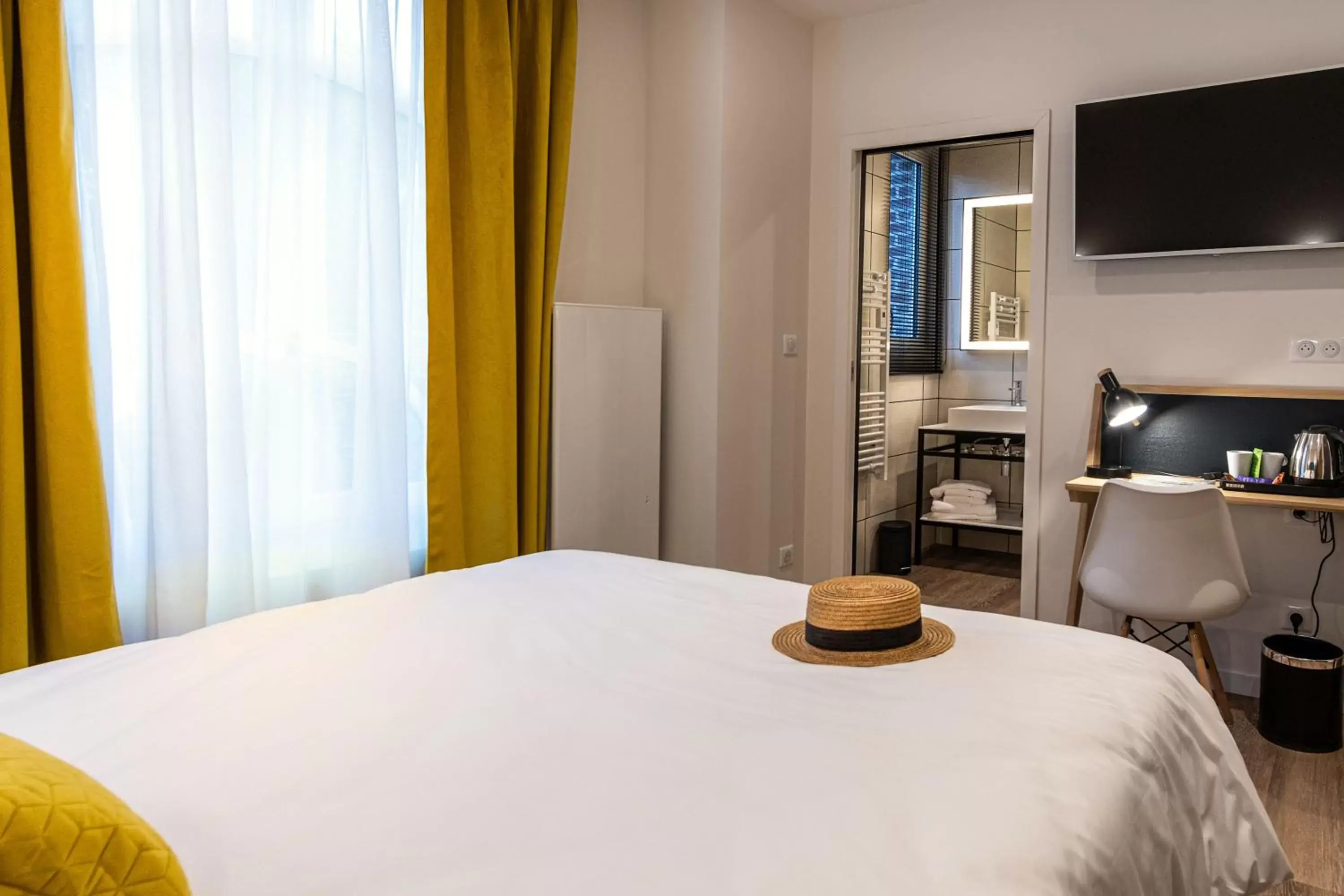 Bed in Mayrena Hotel Restaurant - Destination Le Tréport Mers