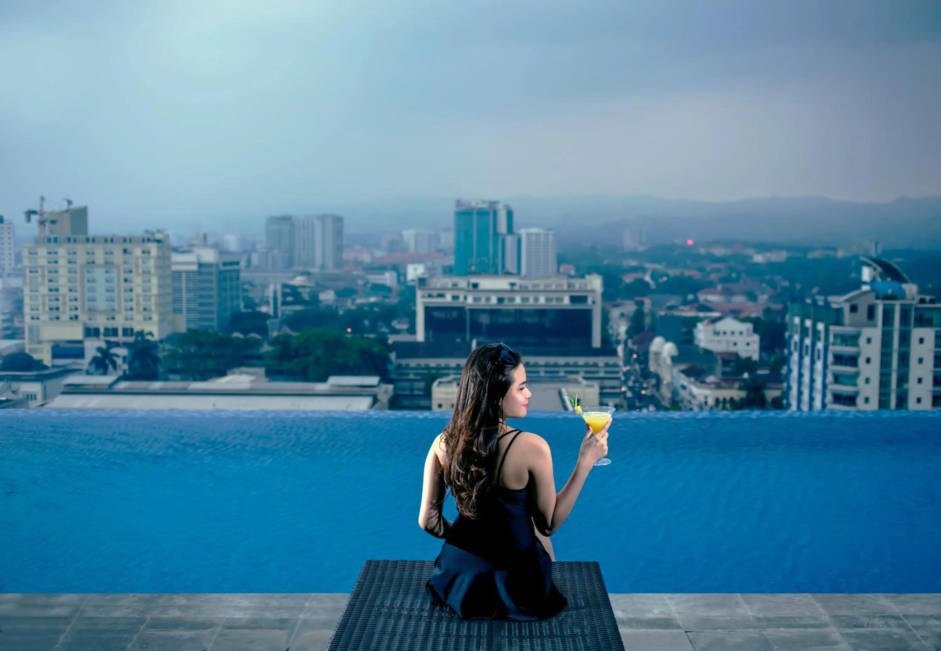 Lounge or bar in Mercure Bandung City Centre