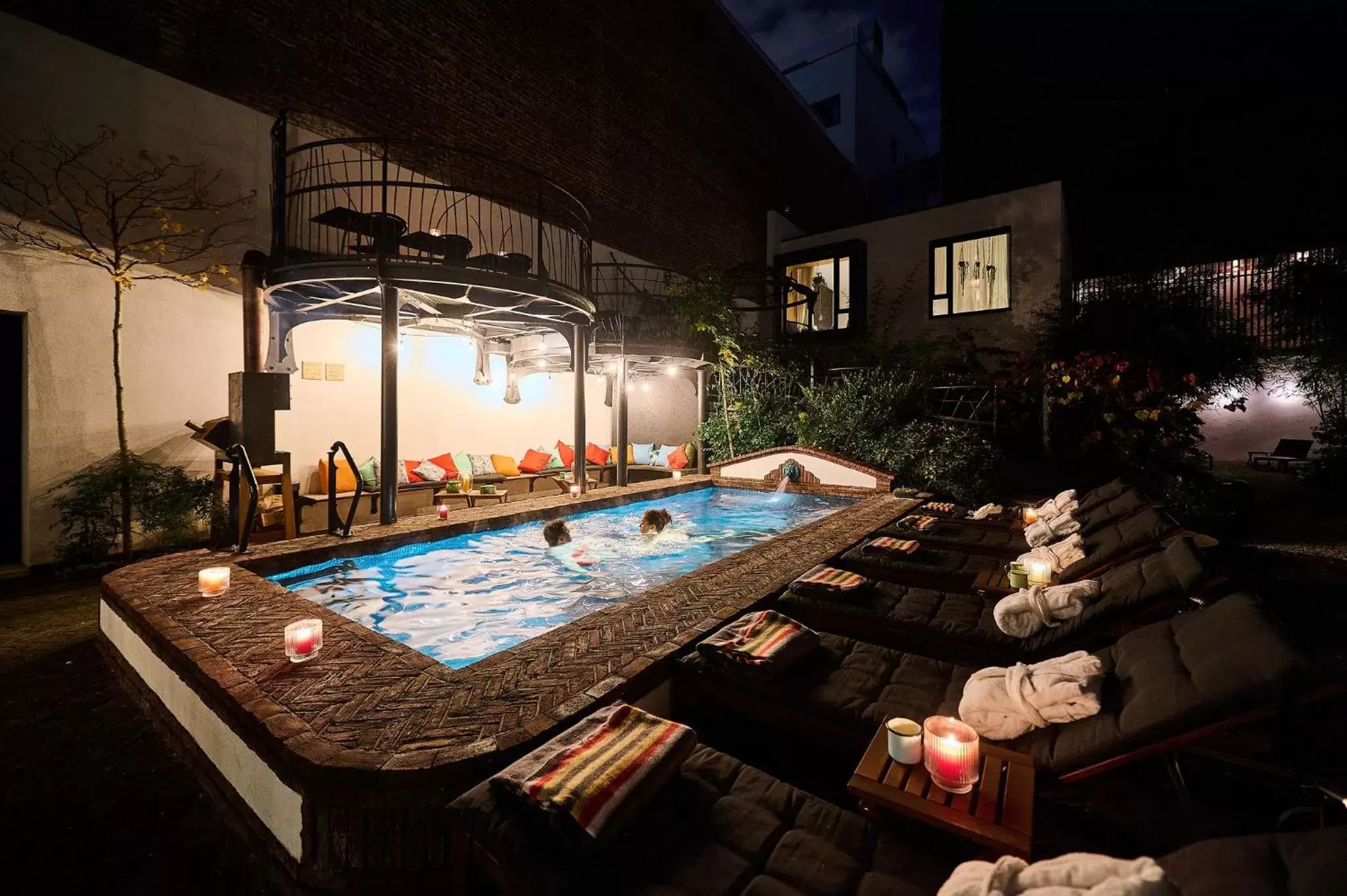 Garden, Swimming Pool in Le Berger Hotel