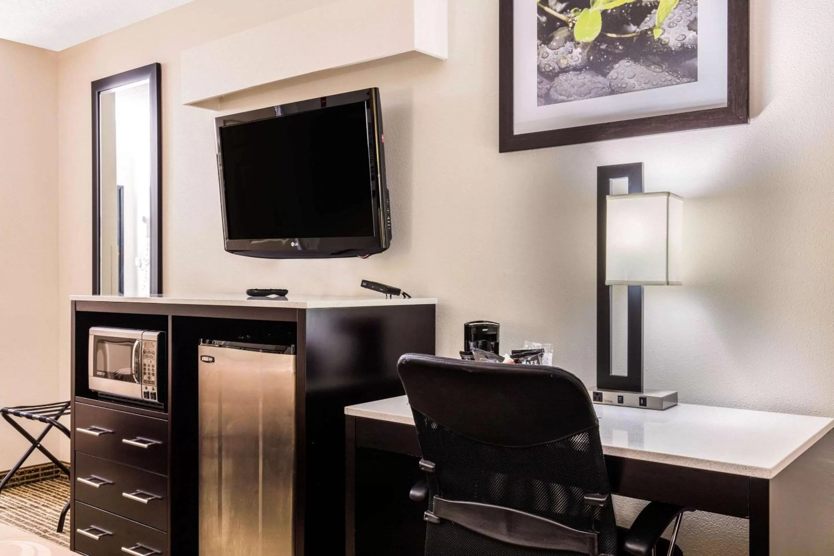 Photo of the whole room in Quality Inn Trussville I-59 exit 141