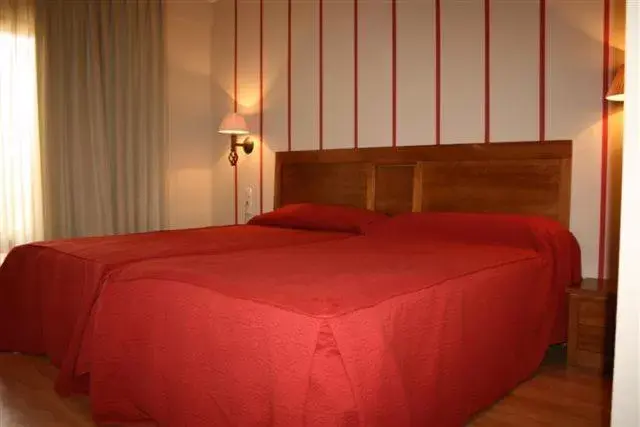 Photo of the whole room, Bed in Hotel Cariñena