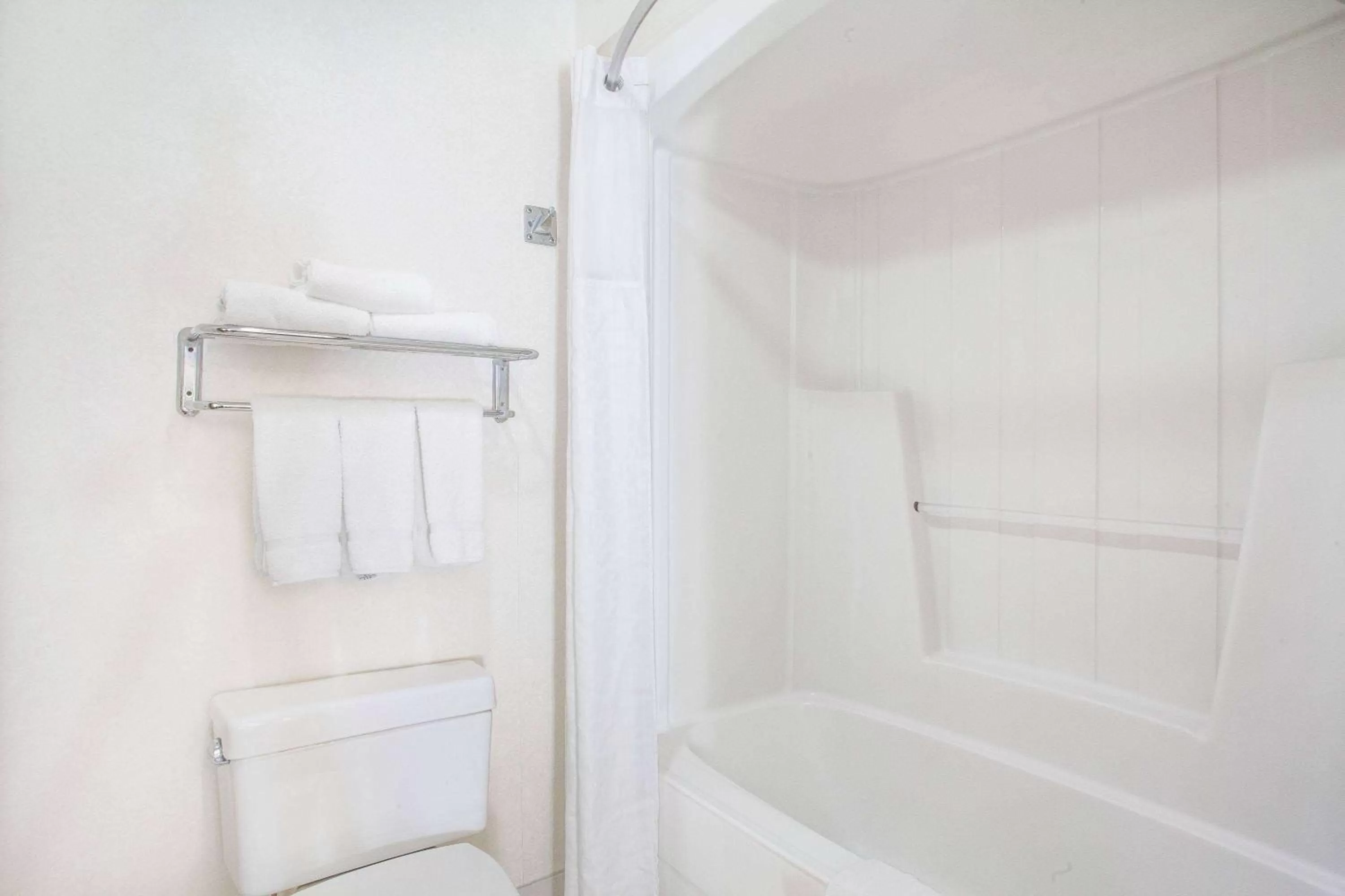 TV and multimedia in Super 8 by Wyndham Gettysburg