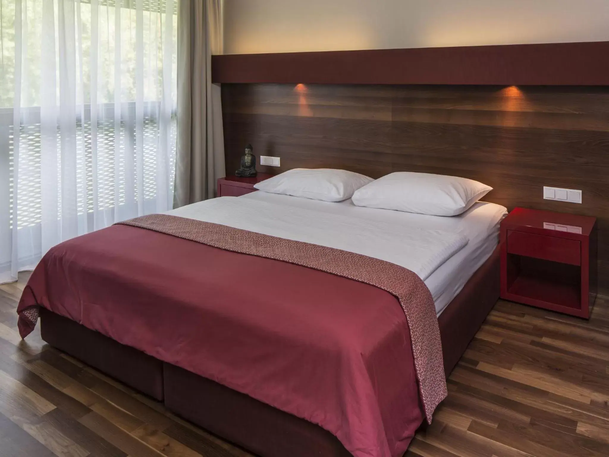 Balcony/Terrace, Bed in Asia Hotel & Spa Leoben