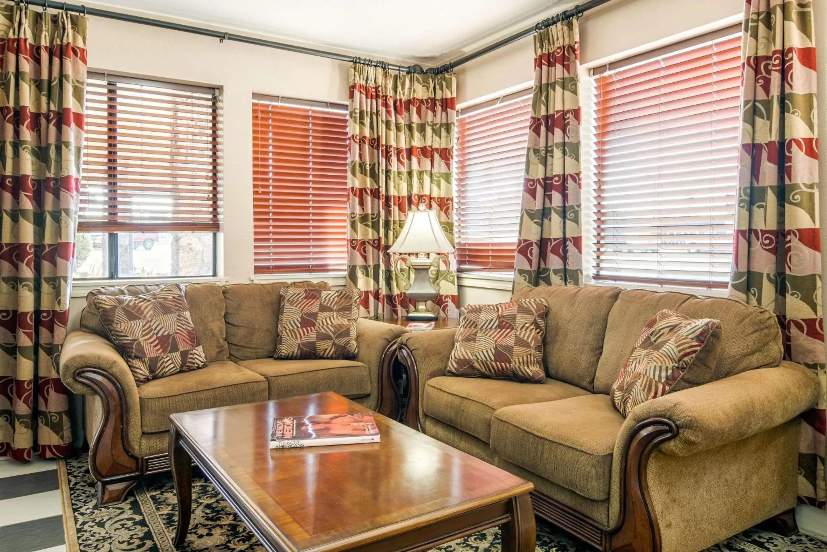 Lobby or reception, Seating Area in Quality Inn Klamath Falls - Crater Lake Gateway