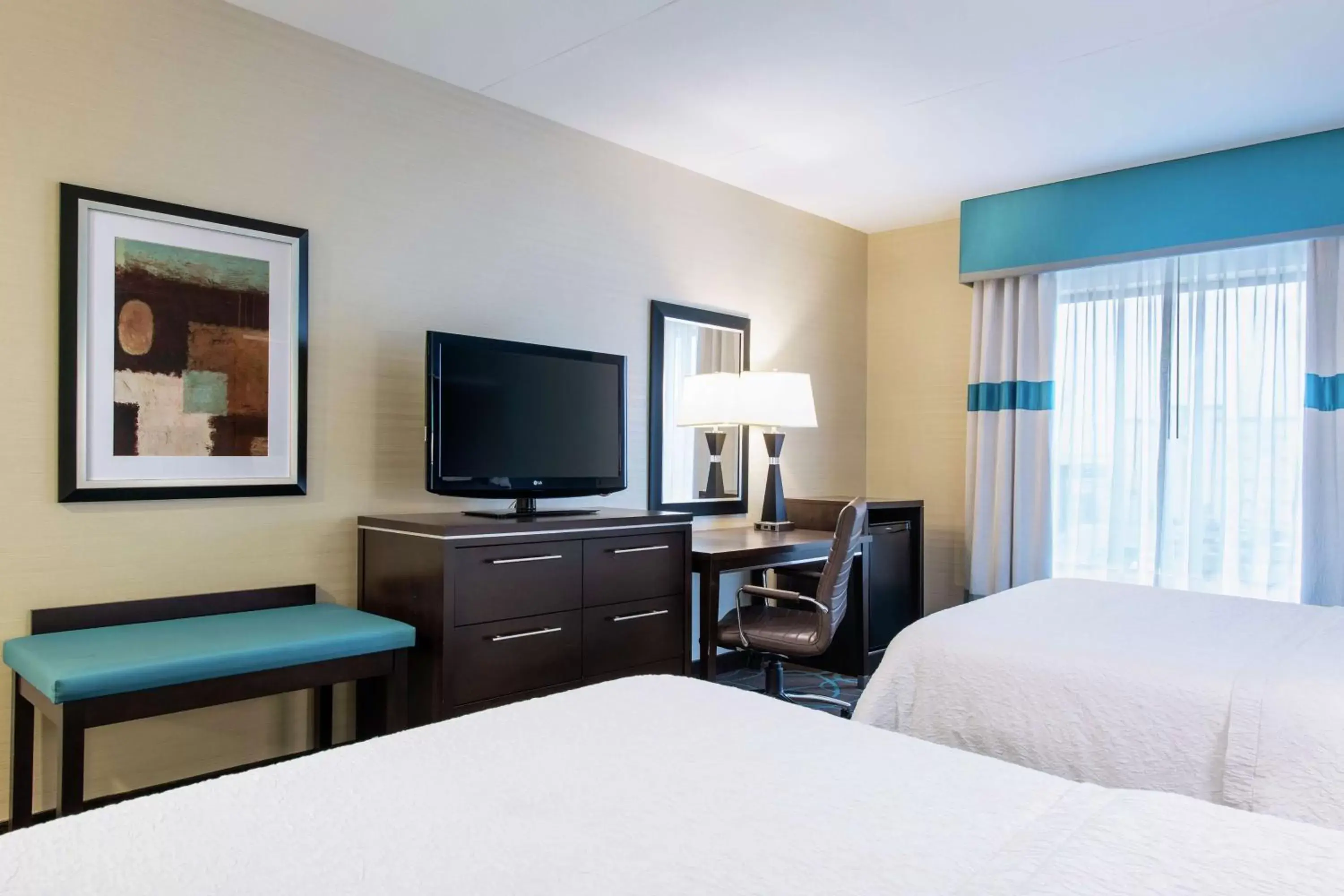 Bedroom, Bed in Hampton Inn by Hilton Winnipeg Bedroom, Bed in Hampton Inn by Hilton Winnipeg