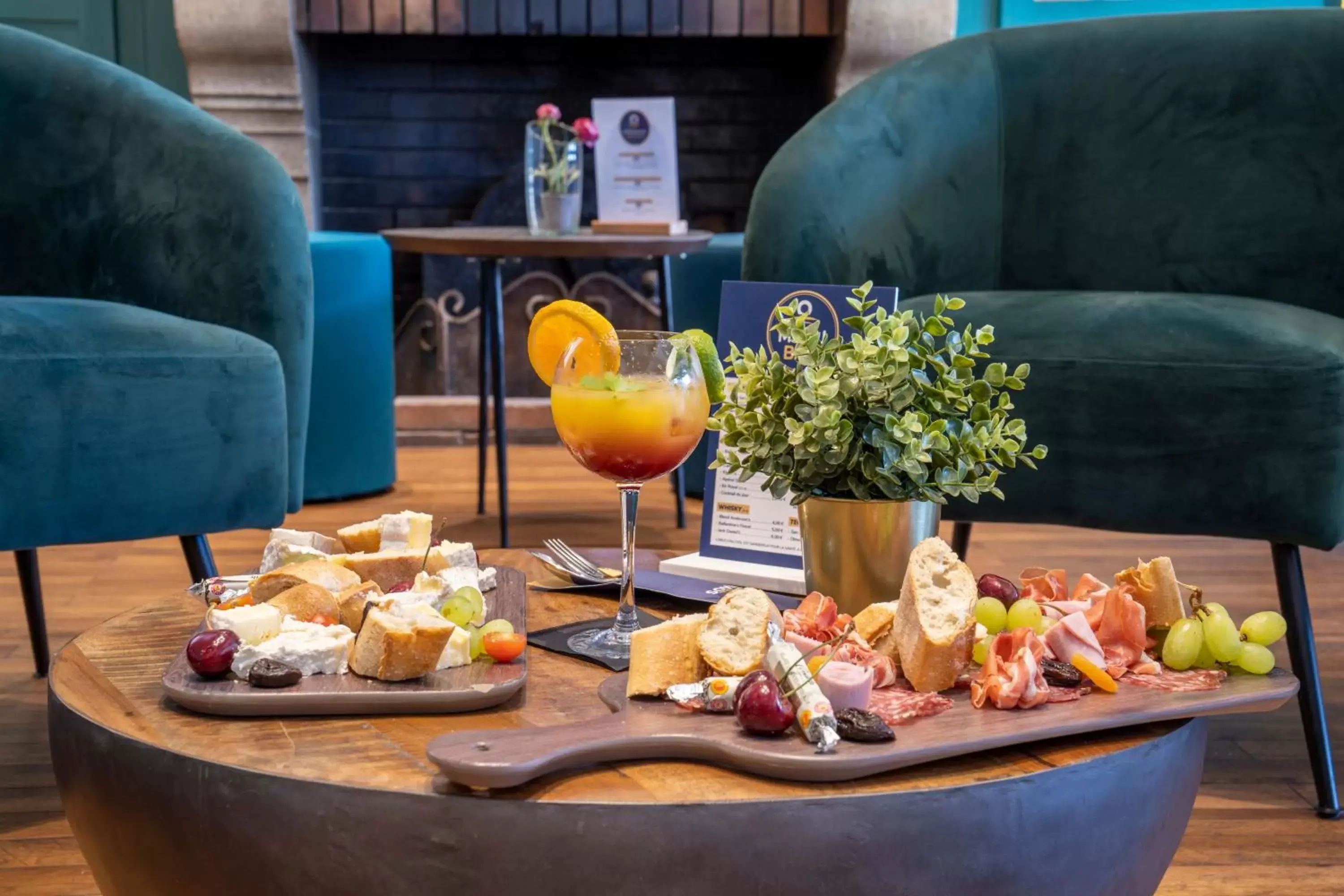 Lounge or bar in SOWELL HOTELS Le Beach Lounge or bar in SOWELL HOTELS Le Beach