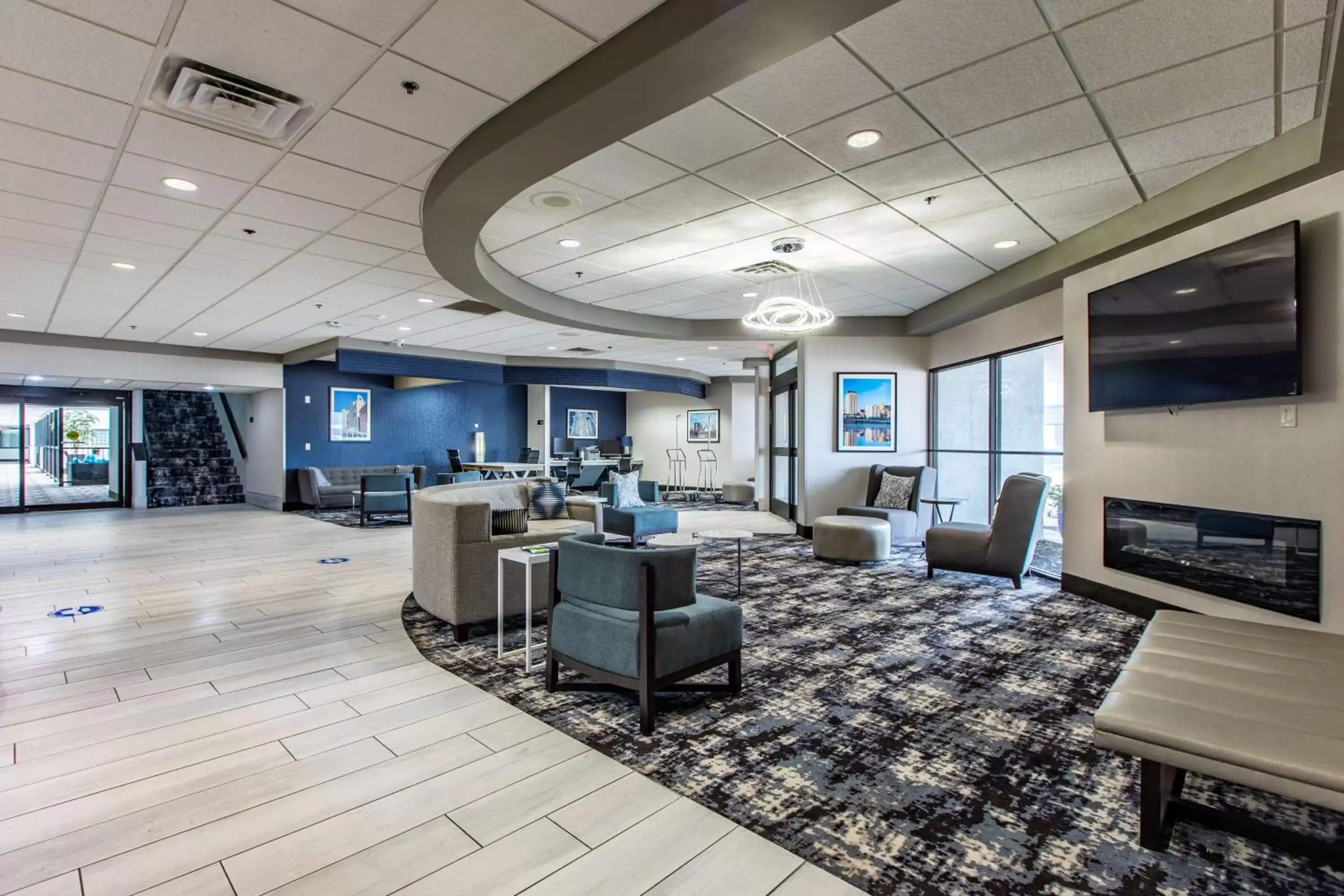 Lobby or reception in Best Western Rochester Hotel Mayo Clinic Area/ St. Mary's