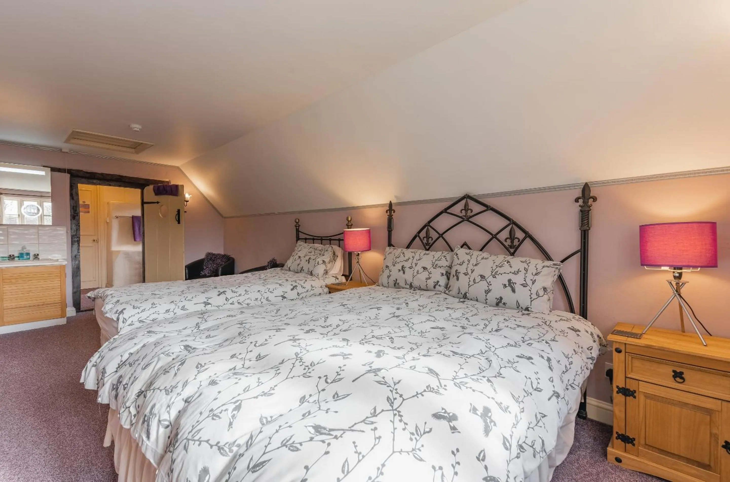 Bedroom, Bed in Yallands Farmhouse