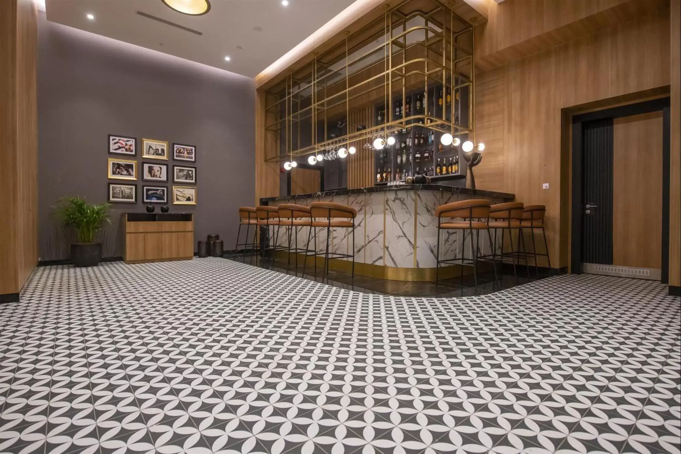 Lounge or bar in Crowne Plaza Ankara by IHG Lounge or bar in Crowne Plaza Ankara by IHG