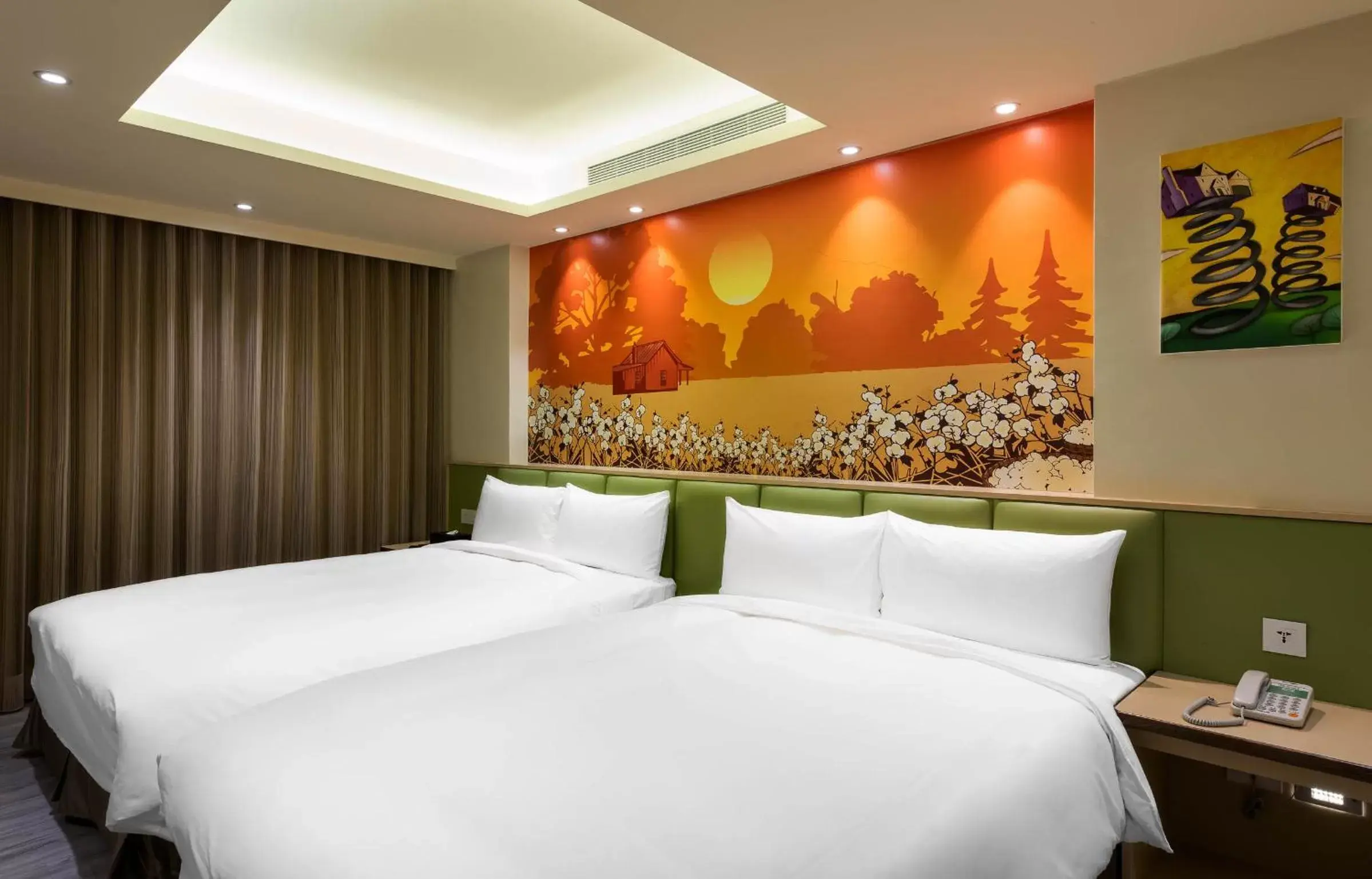 Photo of the whole room, Bed in Shichi Hotel