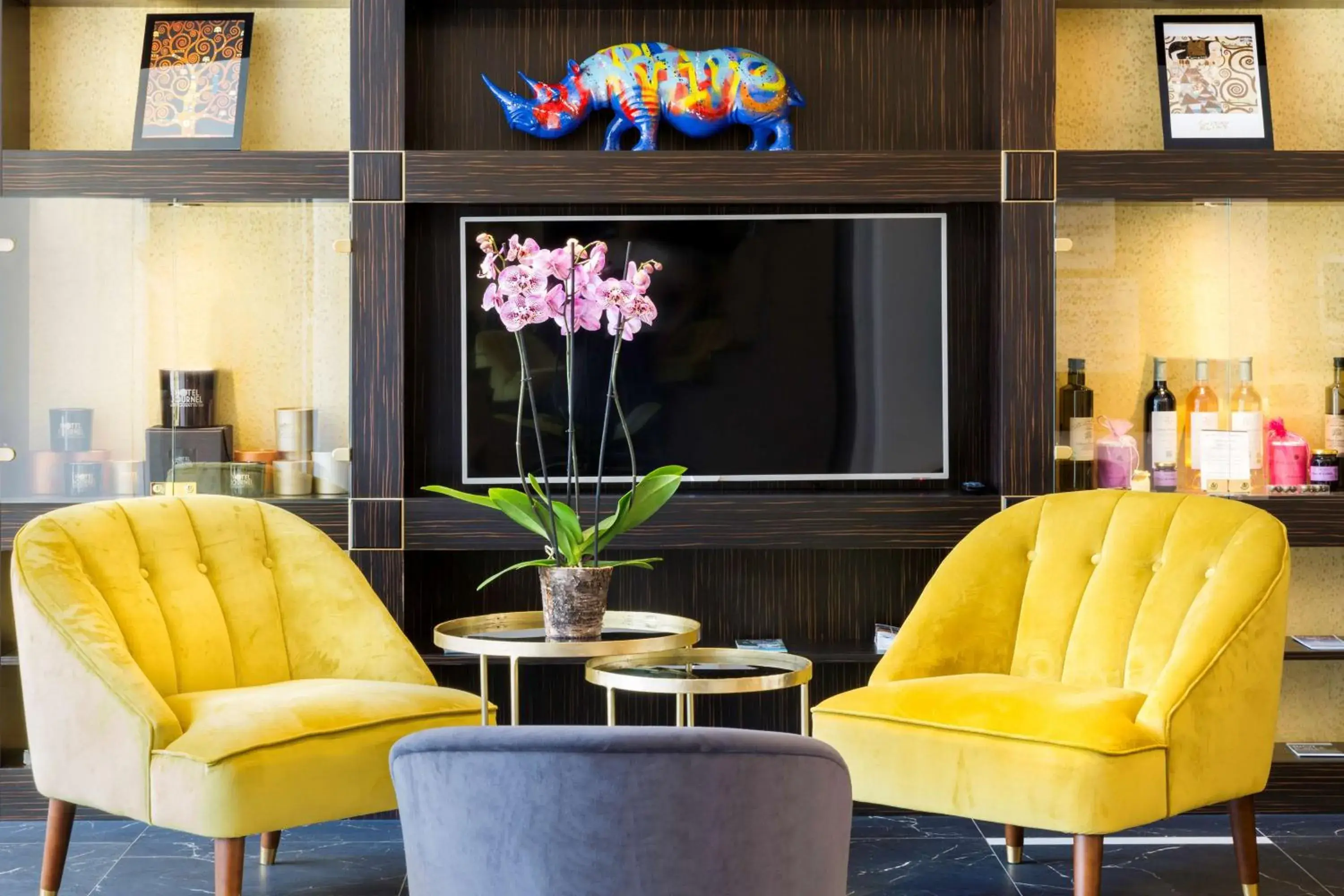 Lobby or reception, Seating Area in Best Western Hotel Journel Saint-Laurent-du-Var
