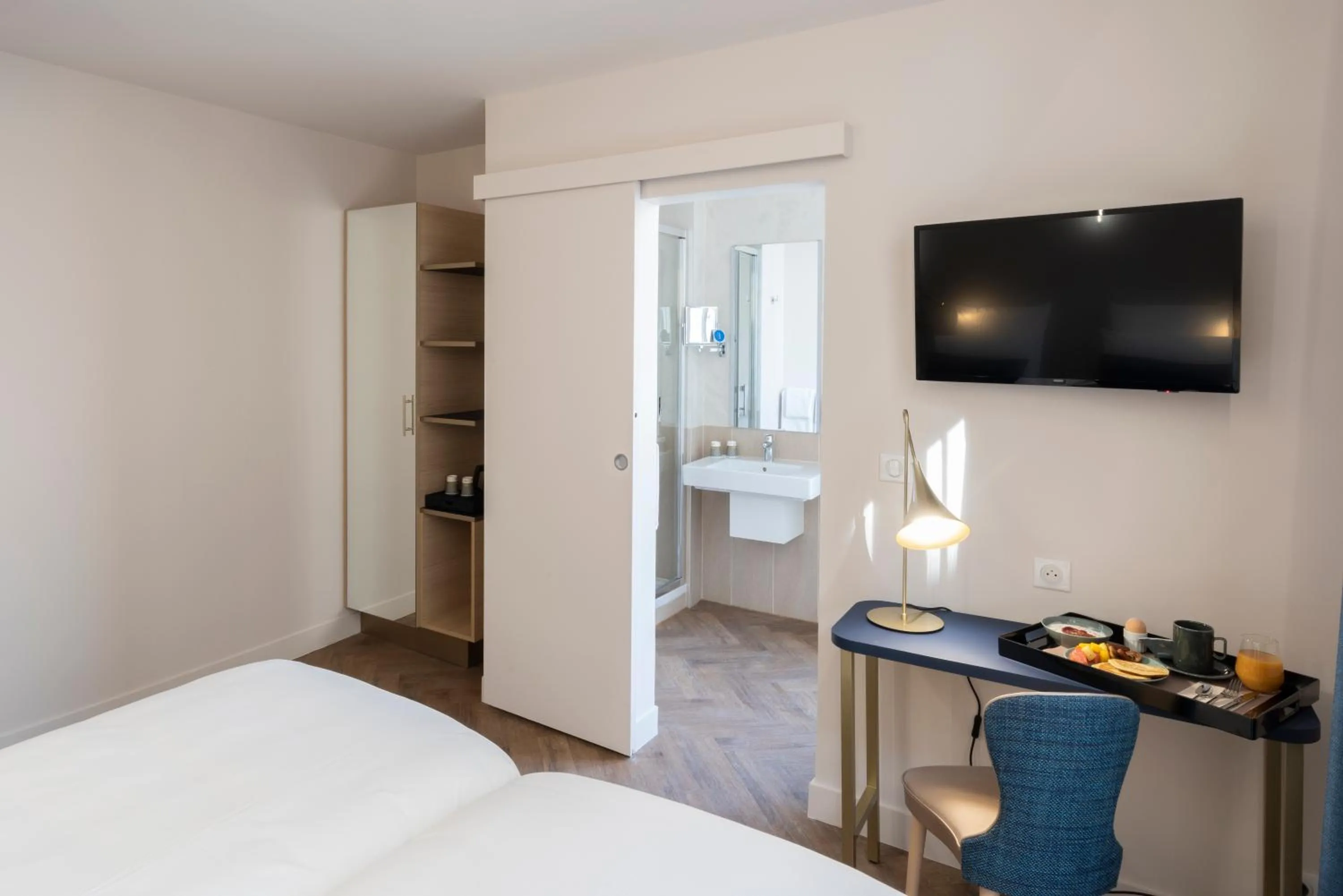 Bedroom, Bed in Mercure Paris Opera Lafayette