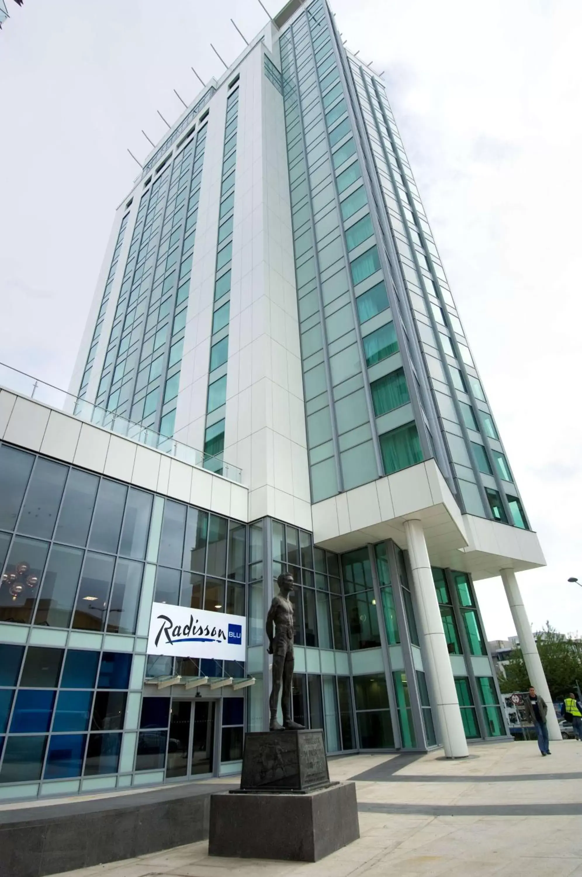 Property Building in Radisson Blu Hotel, Cardiff