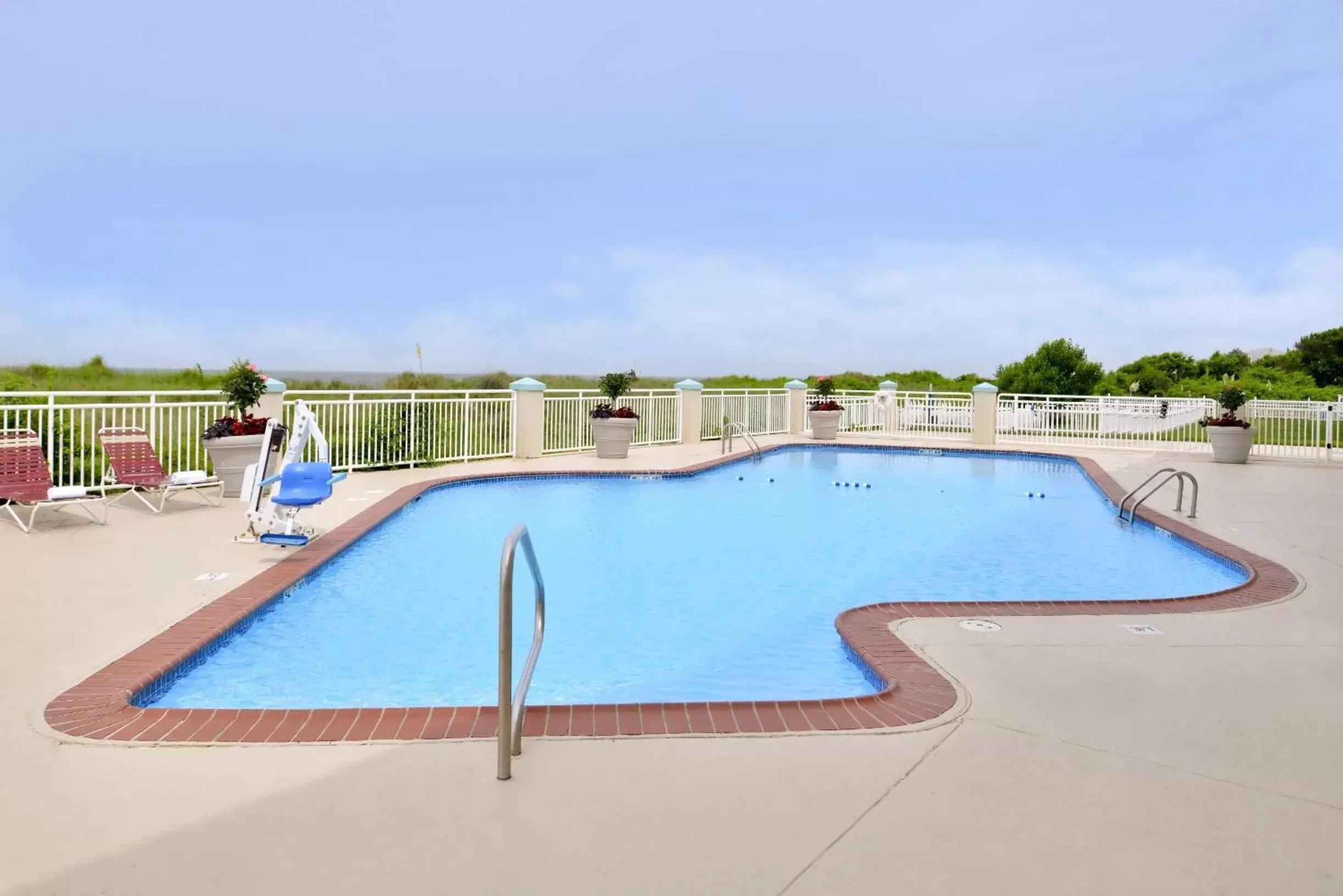 Swimming Pool in Best Western Plus Holiday Sands Inn & Suites