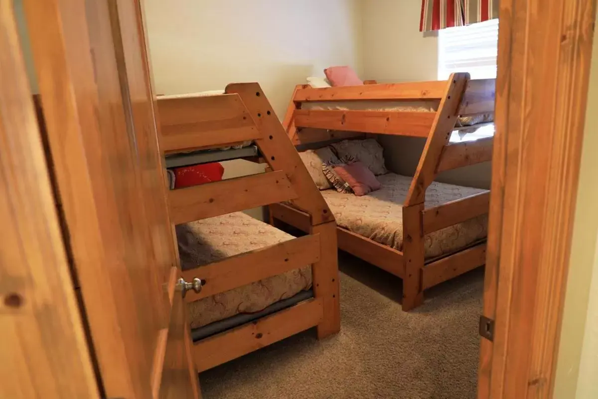 Bunk Bed in Zion Ponderosa Ranch Resort