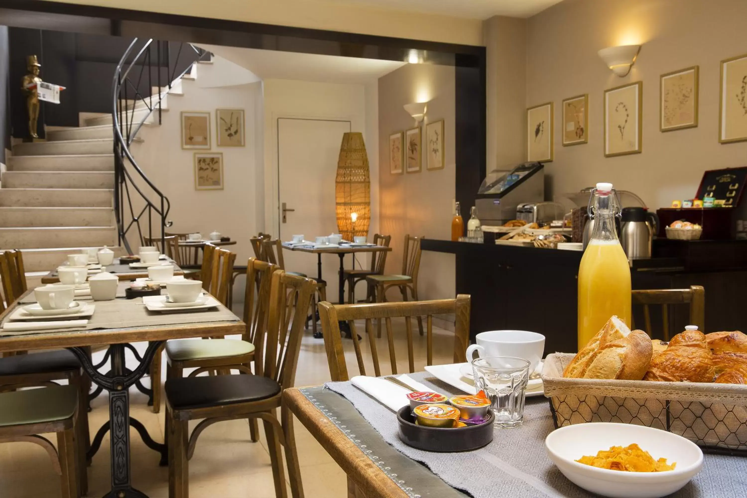 Breakfast, Restaurant/Places to Eat in Hôtel Maxim Quartier Latin
