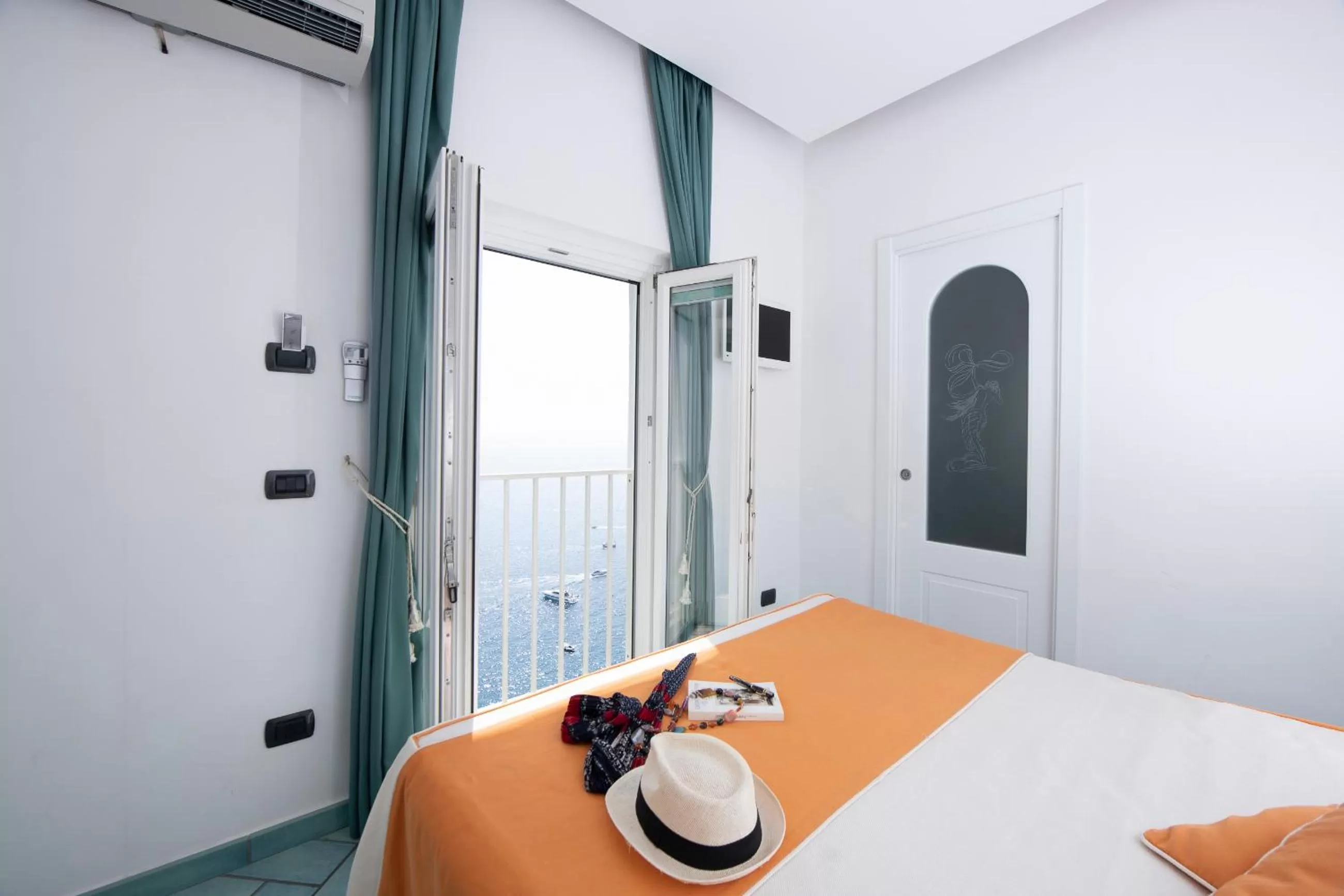 Photo of the whole room, Bed in Hotel La Ninfa