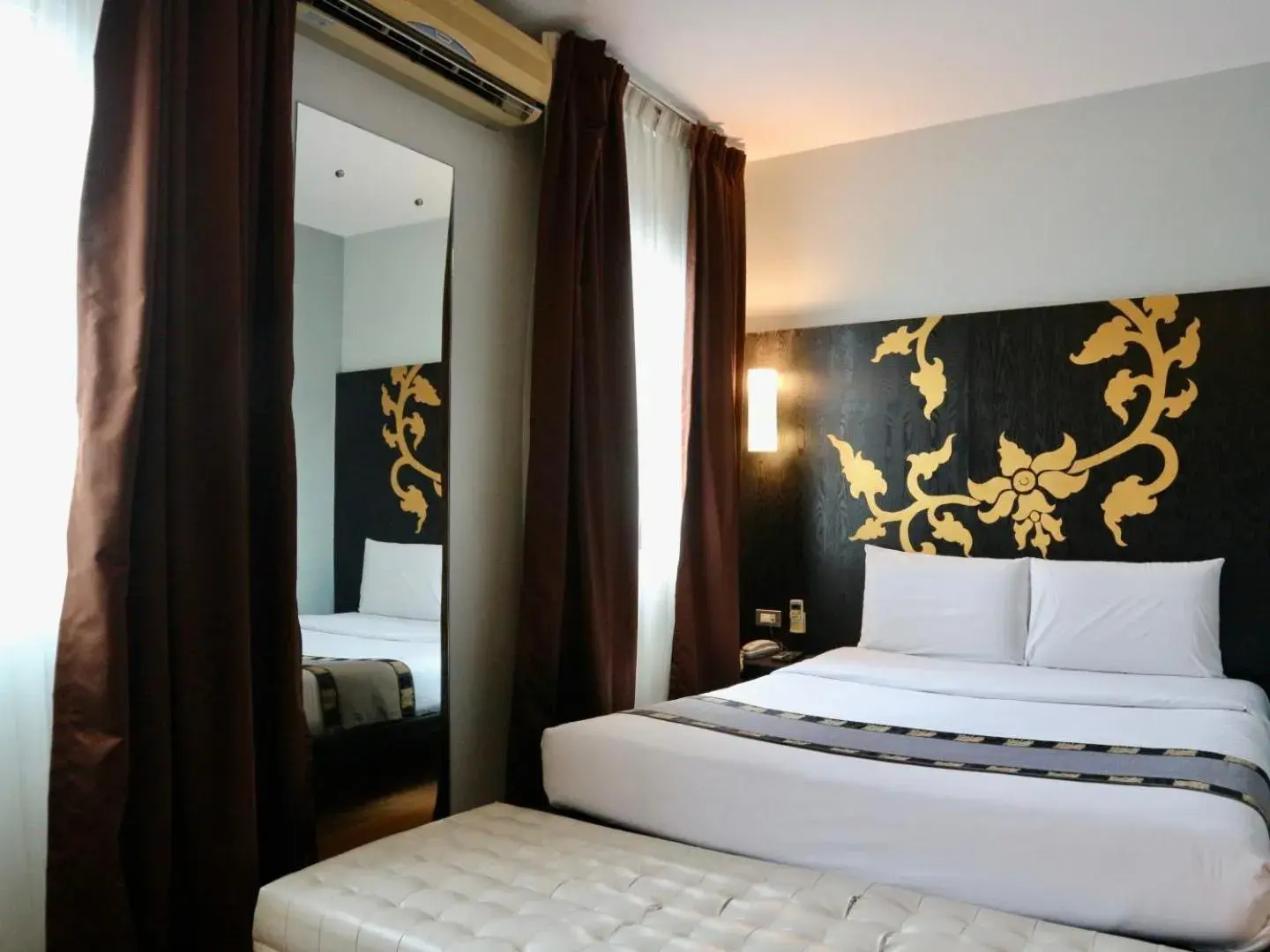 Bedroom, Bed in Swana Bangkok Hotel