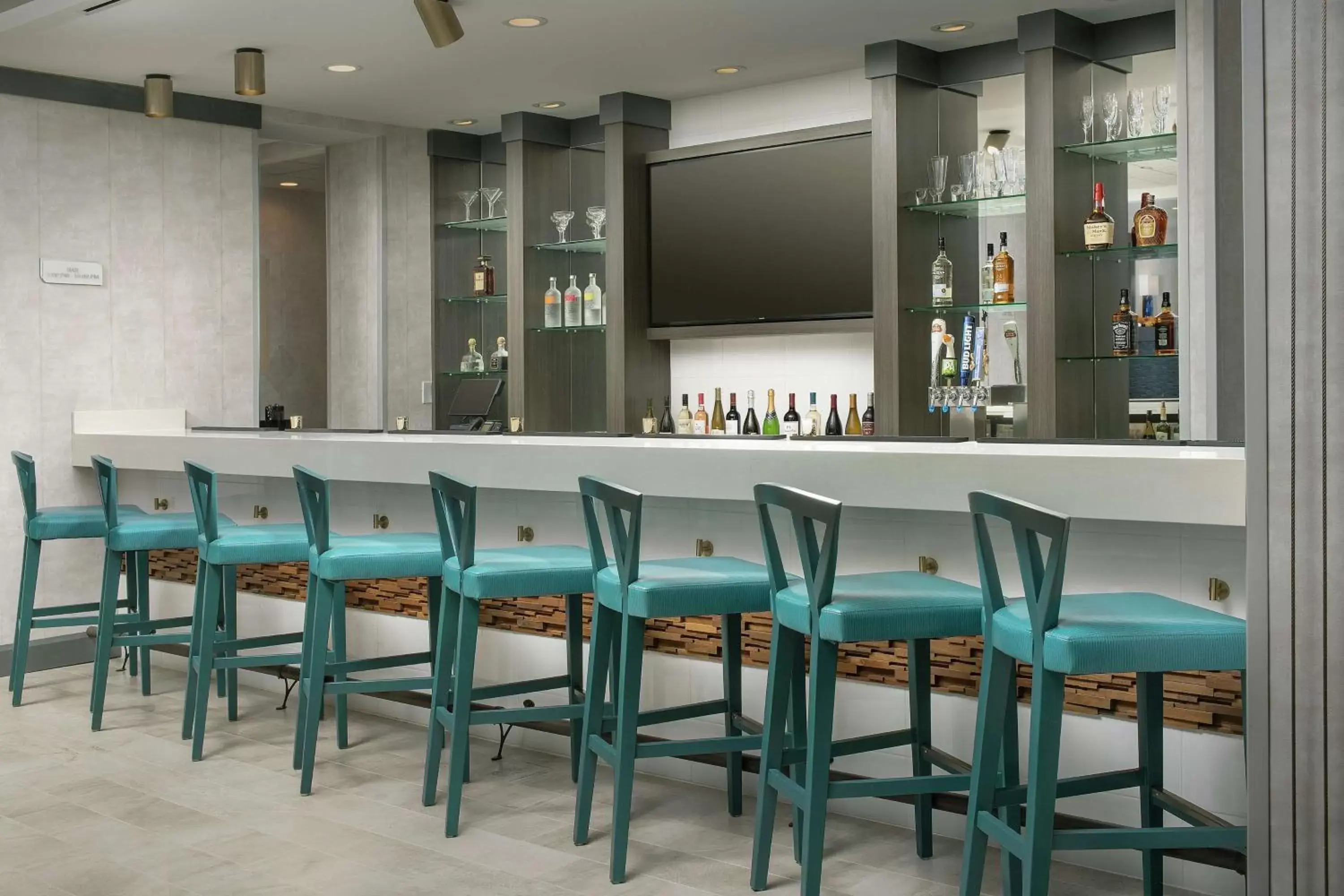 Lounge or bar in Hilton Garden Inn Westchester Dobbs Ferry Lounge or bar in Hilton Garden Inn Westchester Dobbs Ferry