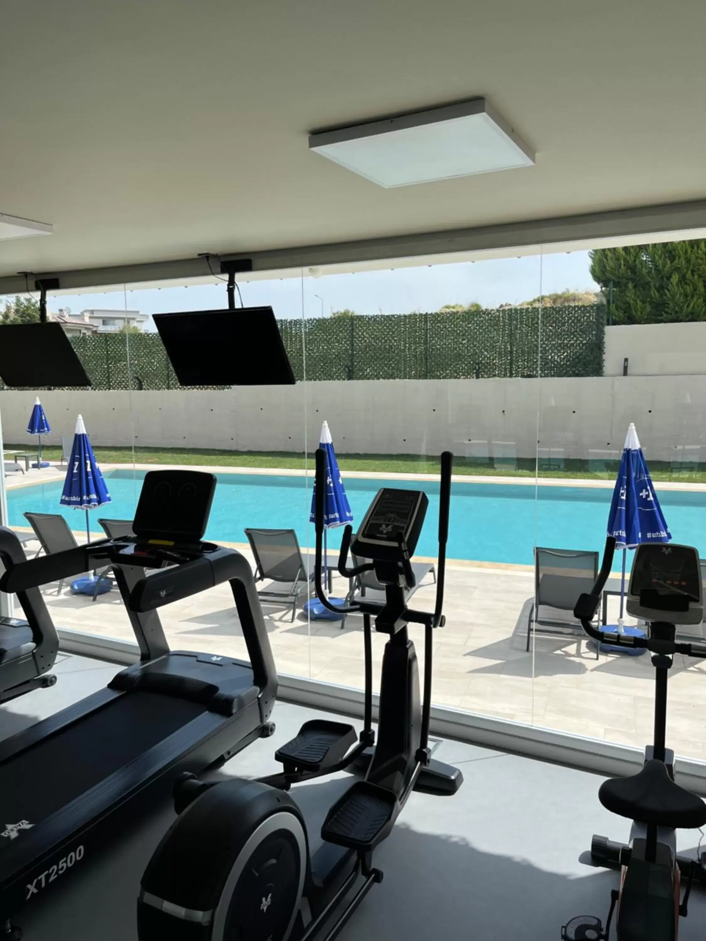 Fitness centre/facilities, Swimming Pool in Holiday Inn Express Manisa-West, an IHG Hotel