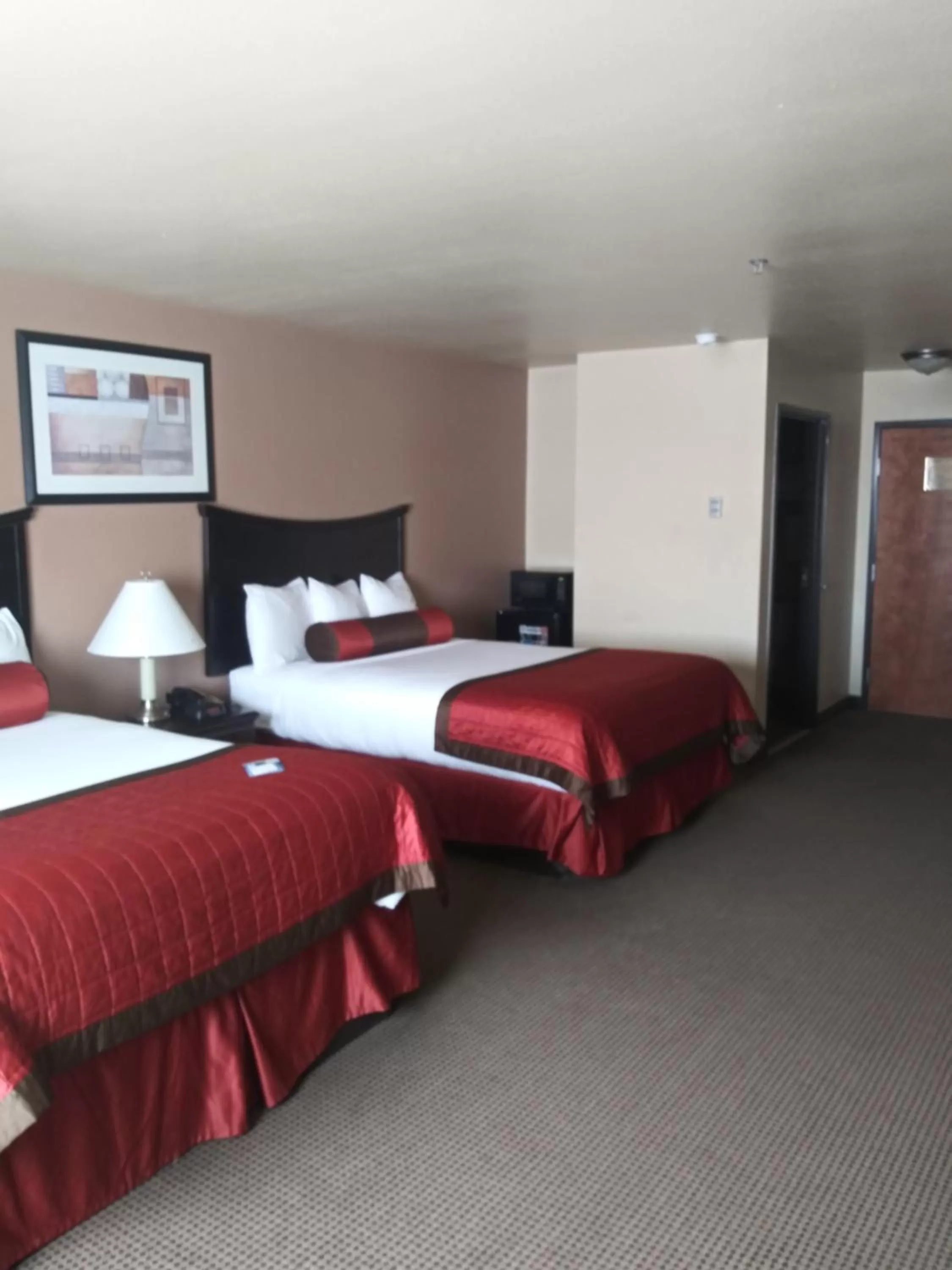 Photo of the whole room, Bed in Baymont by Wyndham Wheeler