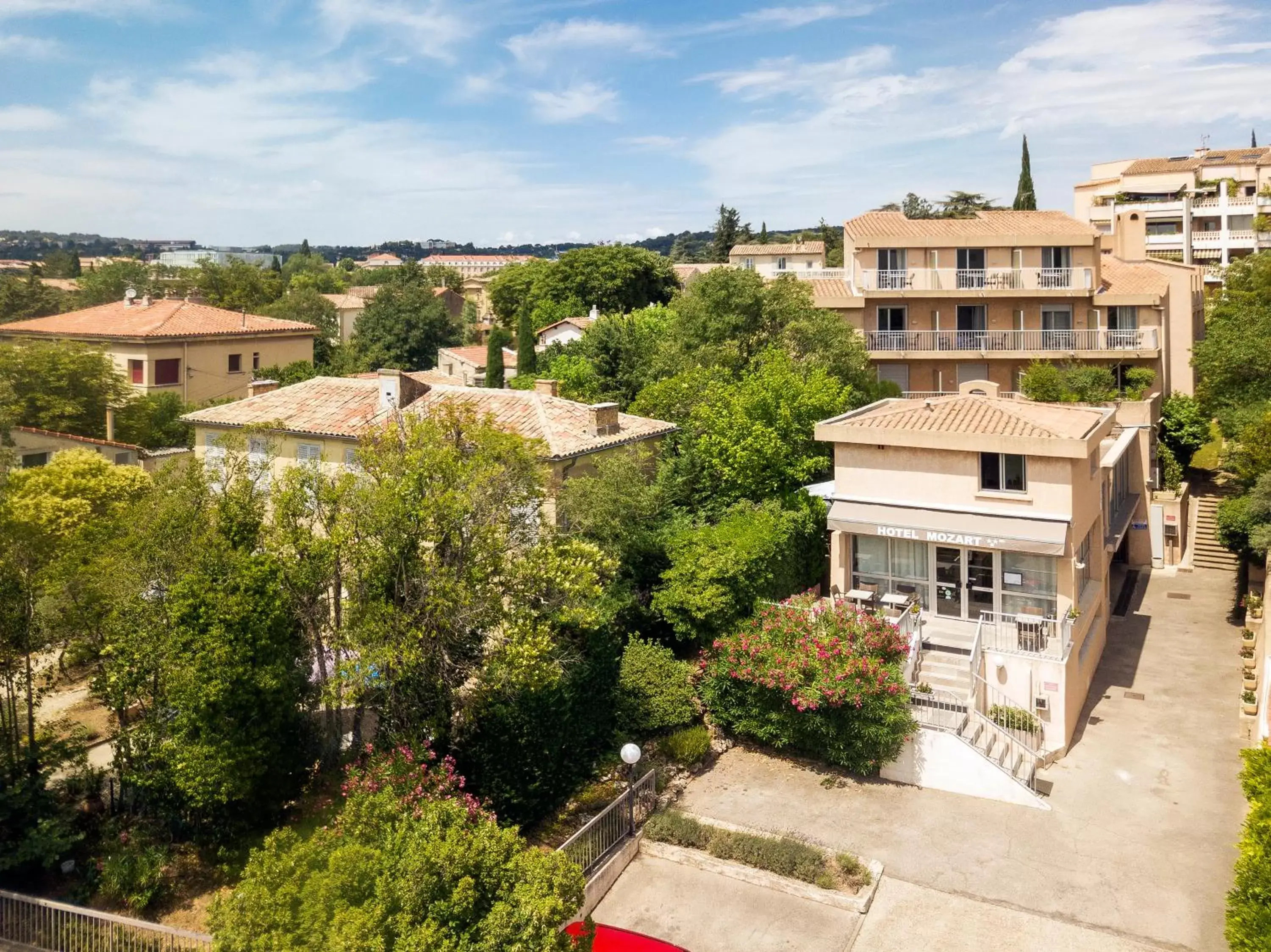 Property building in Hôtel Le Mozart