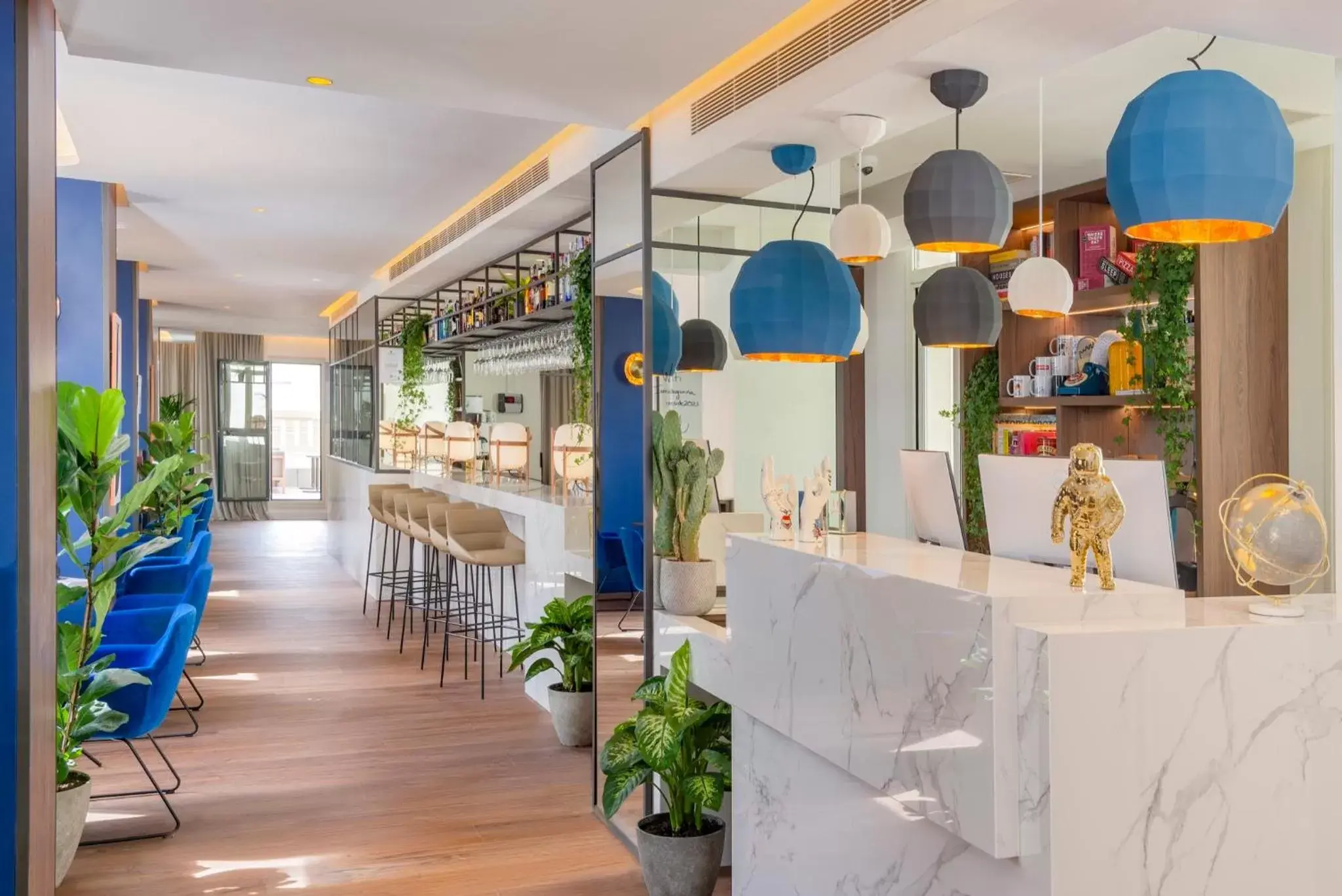 Lobby or reception in INNSIDE by Meliá Madrid Gran Vía Lobby or reception in INNSIDE by Meliá Madrid Gran Vía