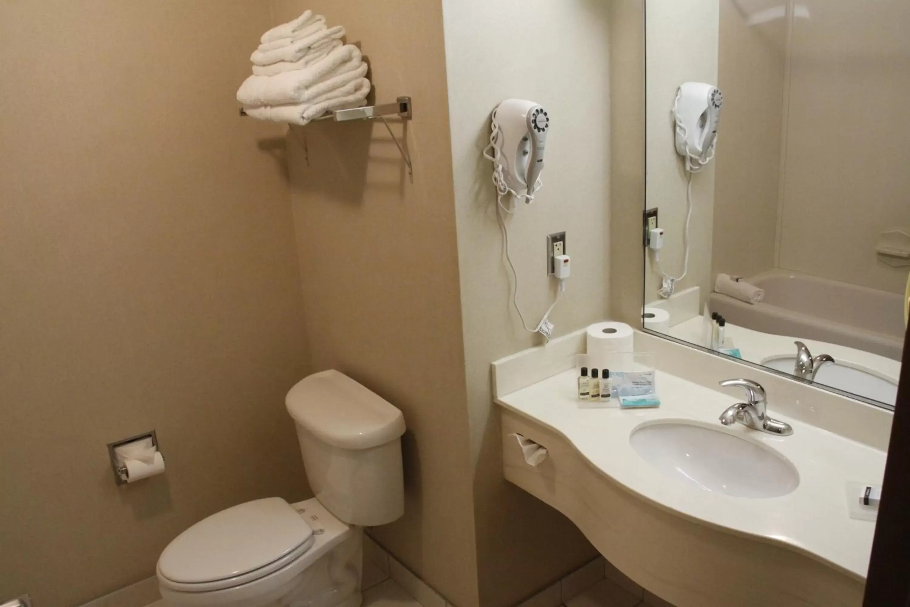 Bathroom in Humphry Inn And Suites