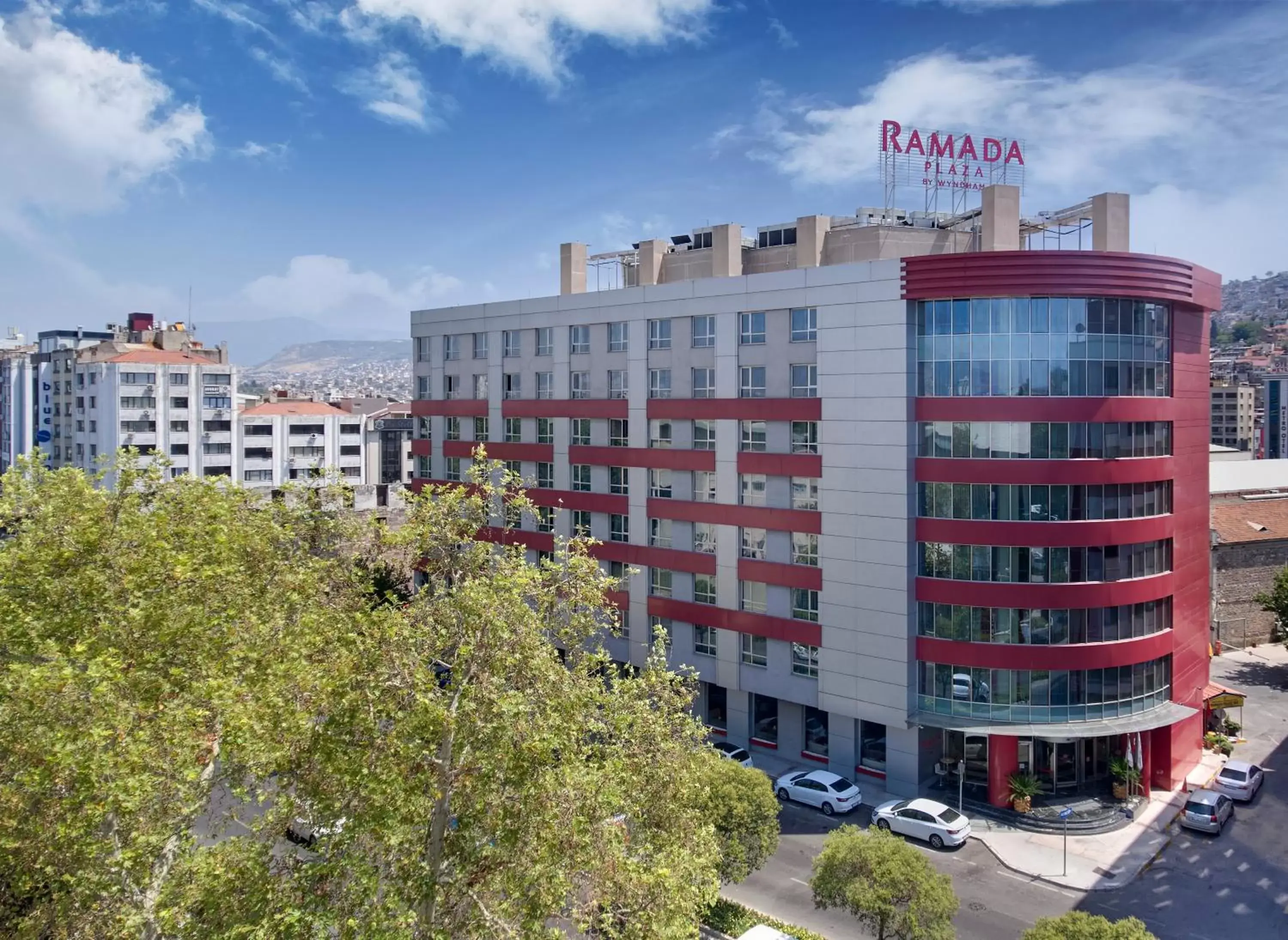 Property Building in Ramada Plaza By Wyndham Izmir