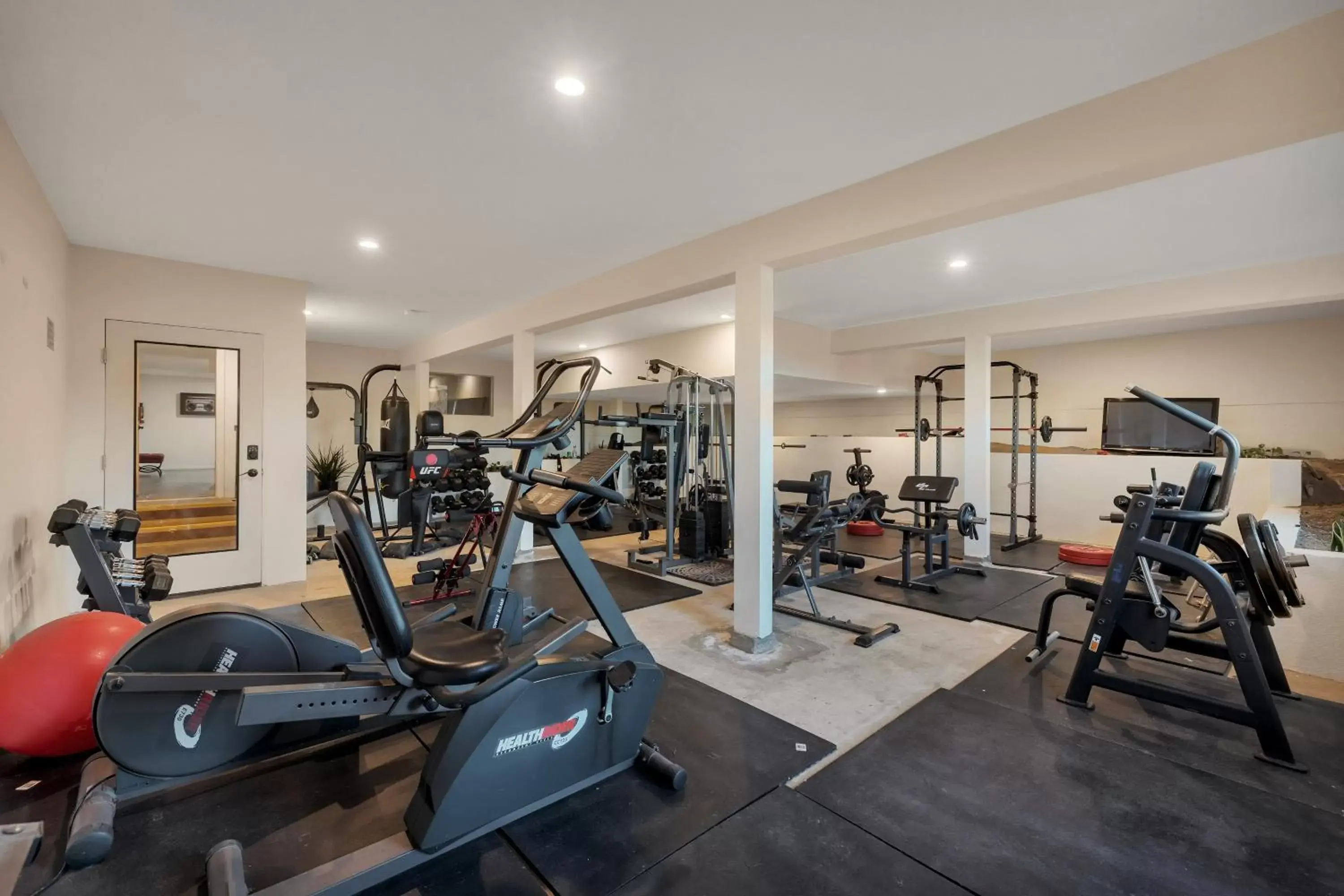 Fitness centre/facilities, Fitness Center/Facilities in Quiet Mind Mountain Lodge, Retreat & Spa