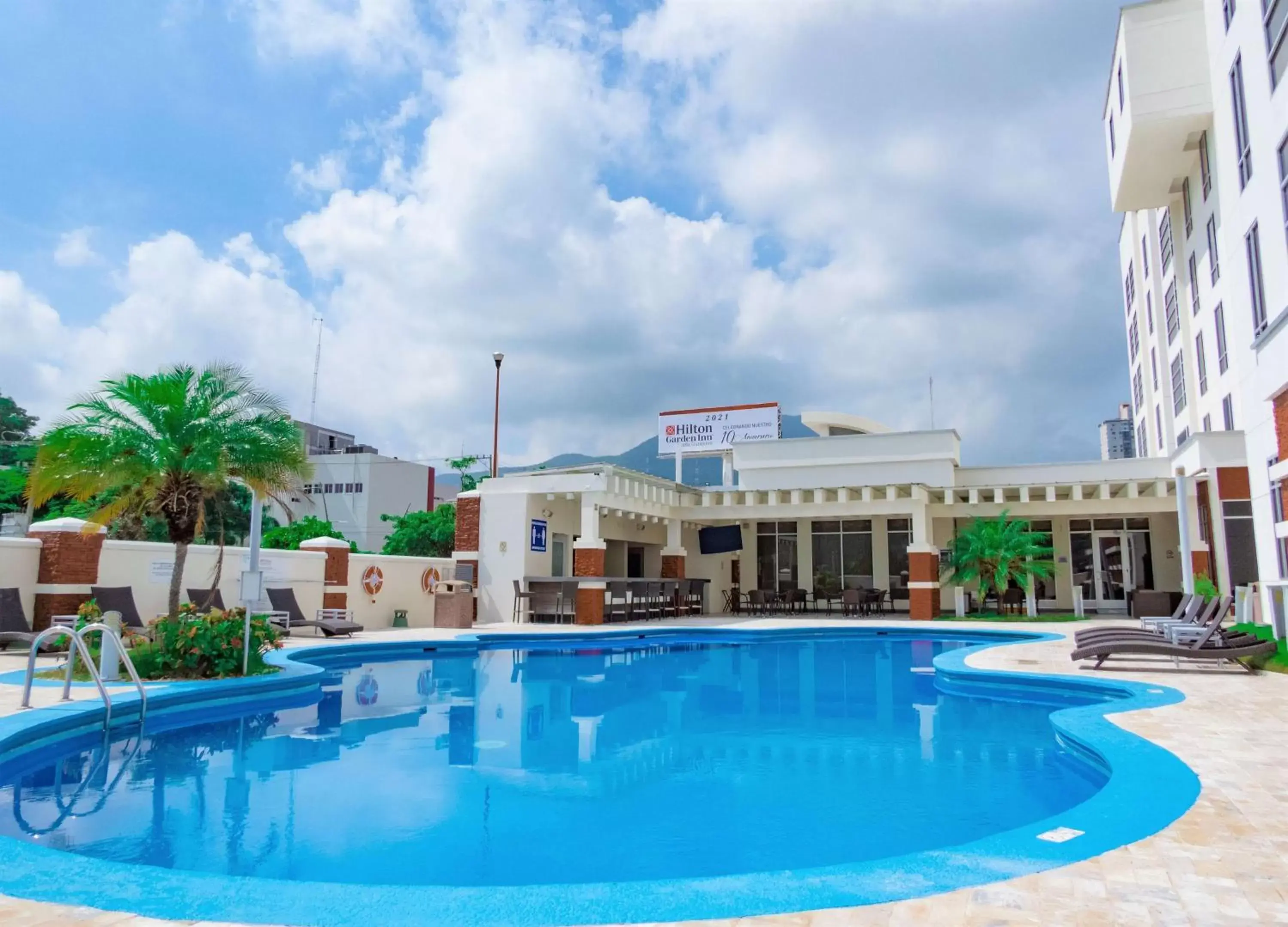 Swimming Pool in Hilton Garden Inn Tuxtla Gutierrez