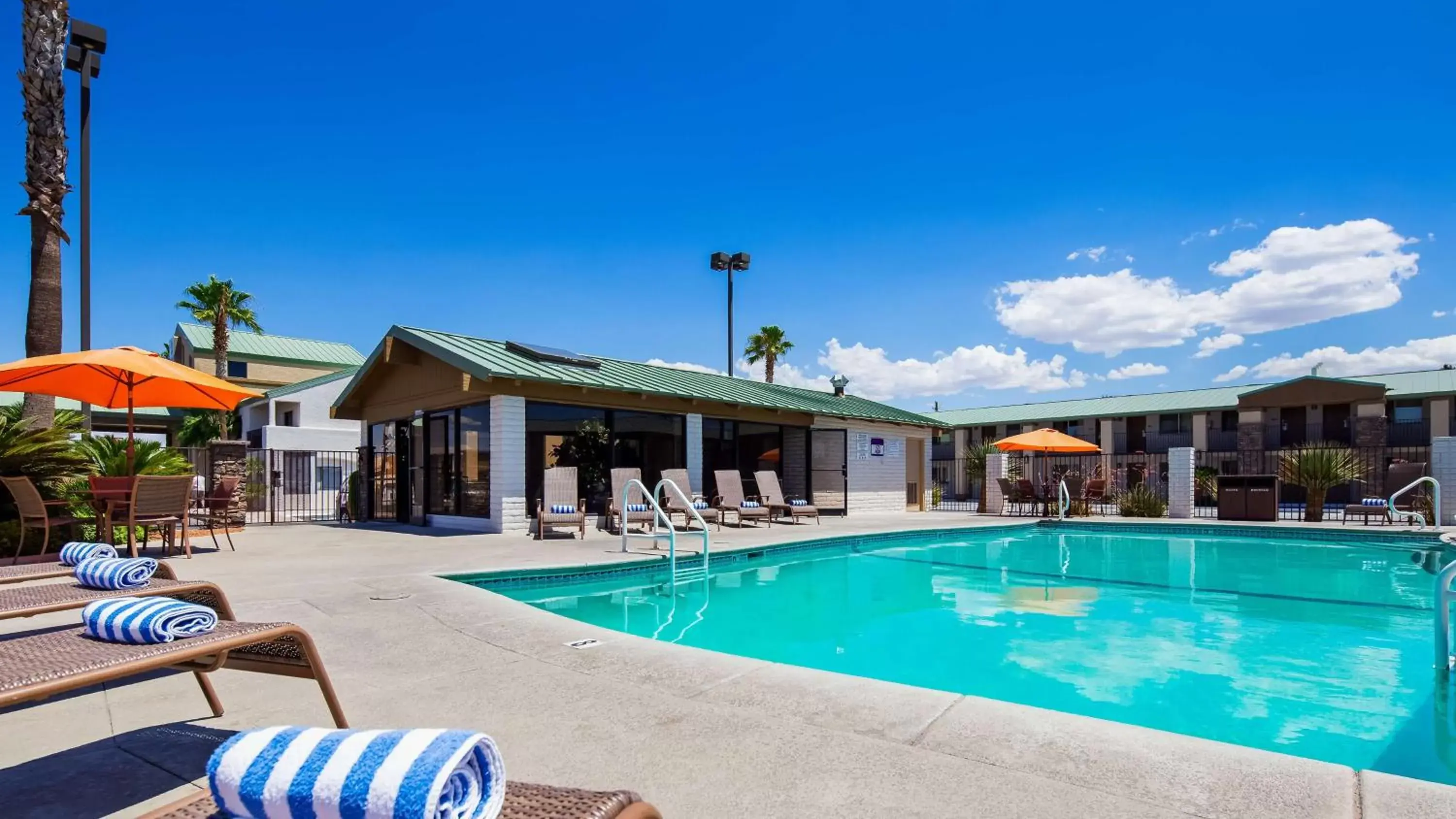 Pool view, Swimming Pool in Best Western Plus King's Inn and Suites