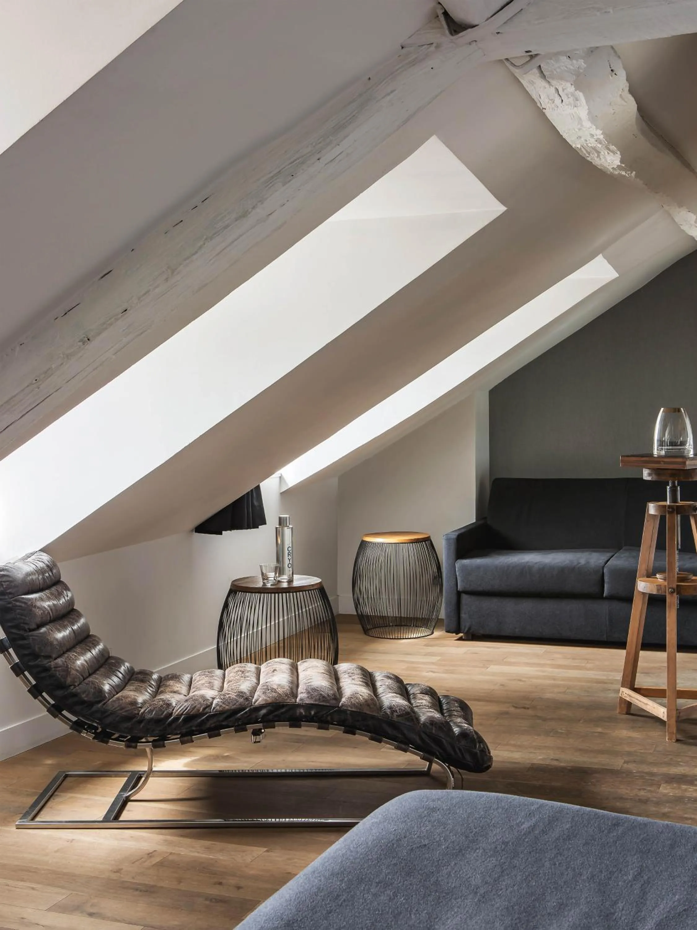 Seating area in New Hotel Roblin