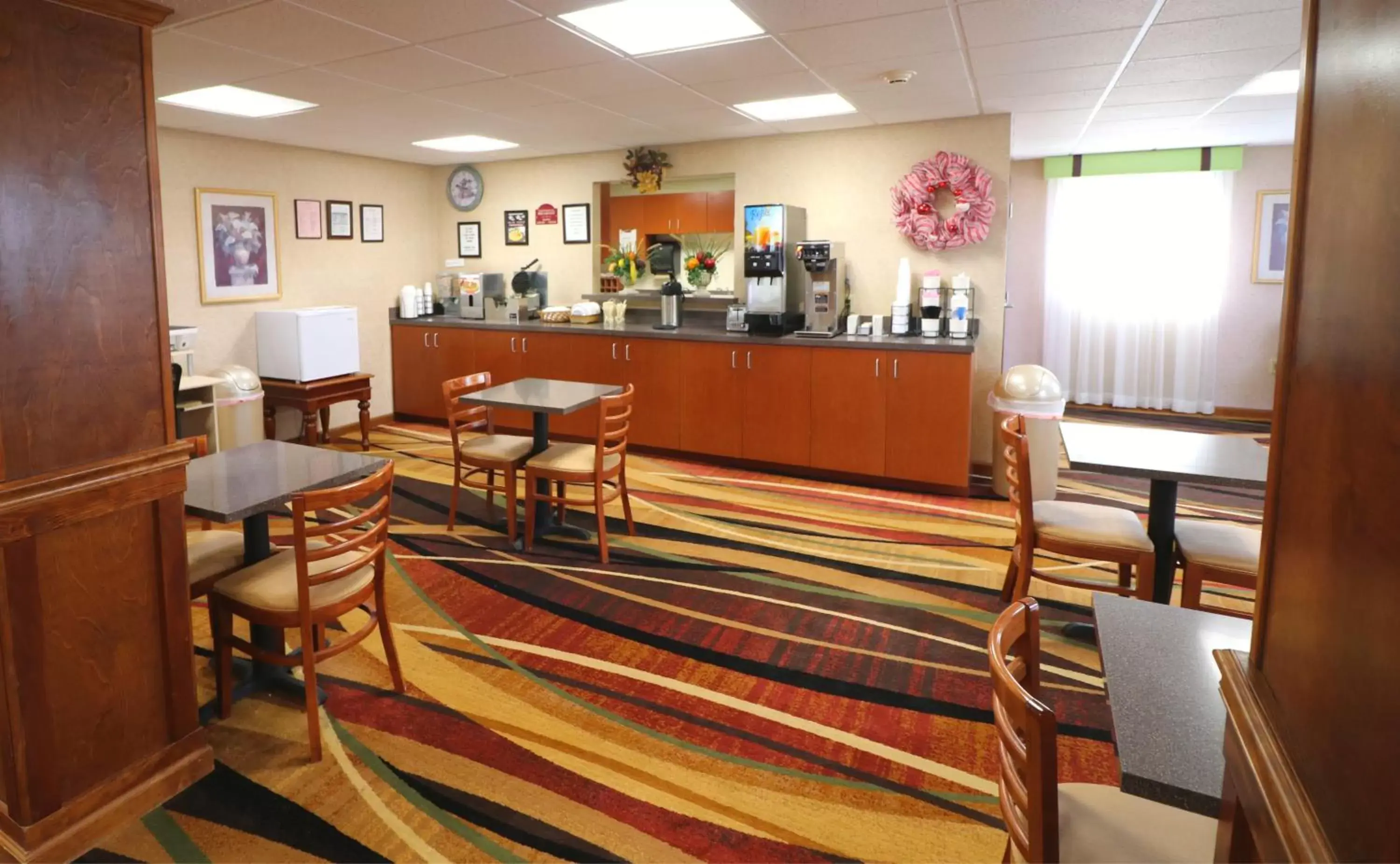 Banquet/Function facilities, Restaurant/Places to Eat in Jefferson Inn Dandridge