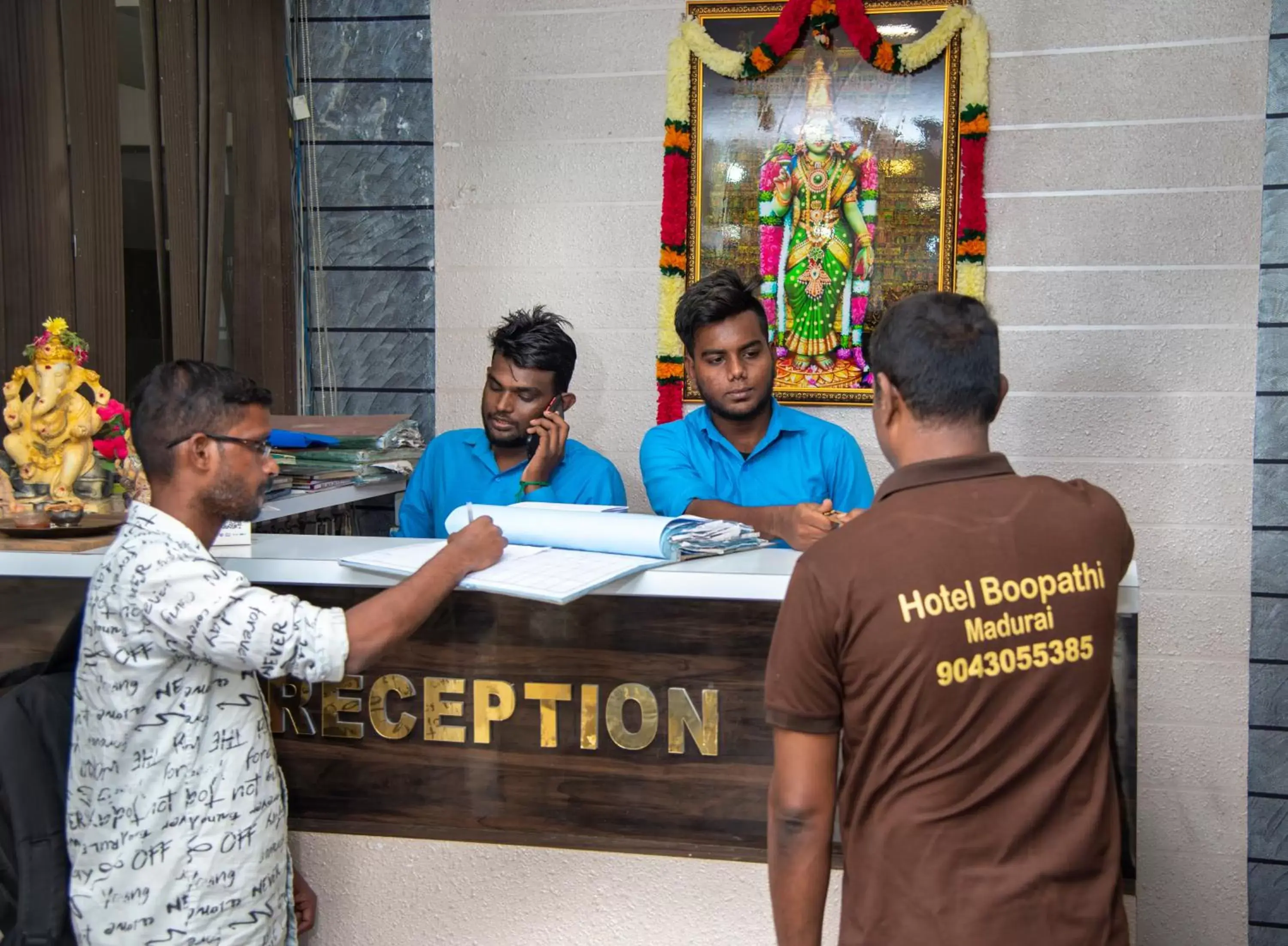 Lobby or reception in HOTEL BOOPATHI Madurai