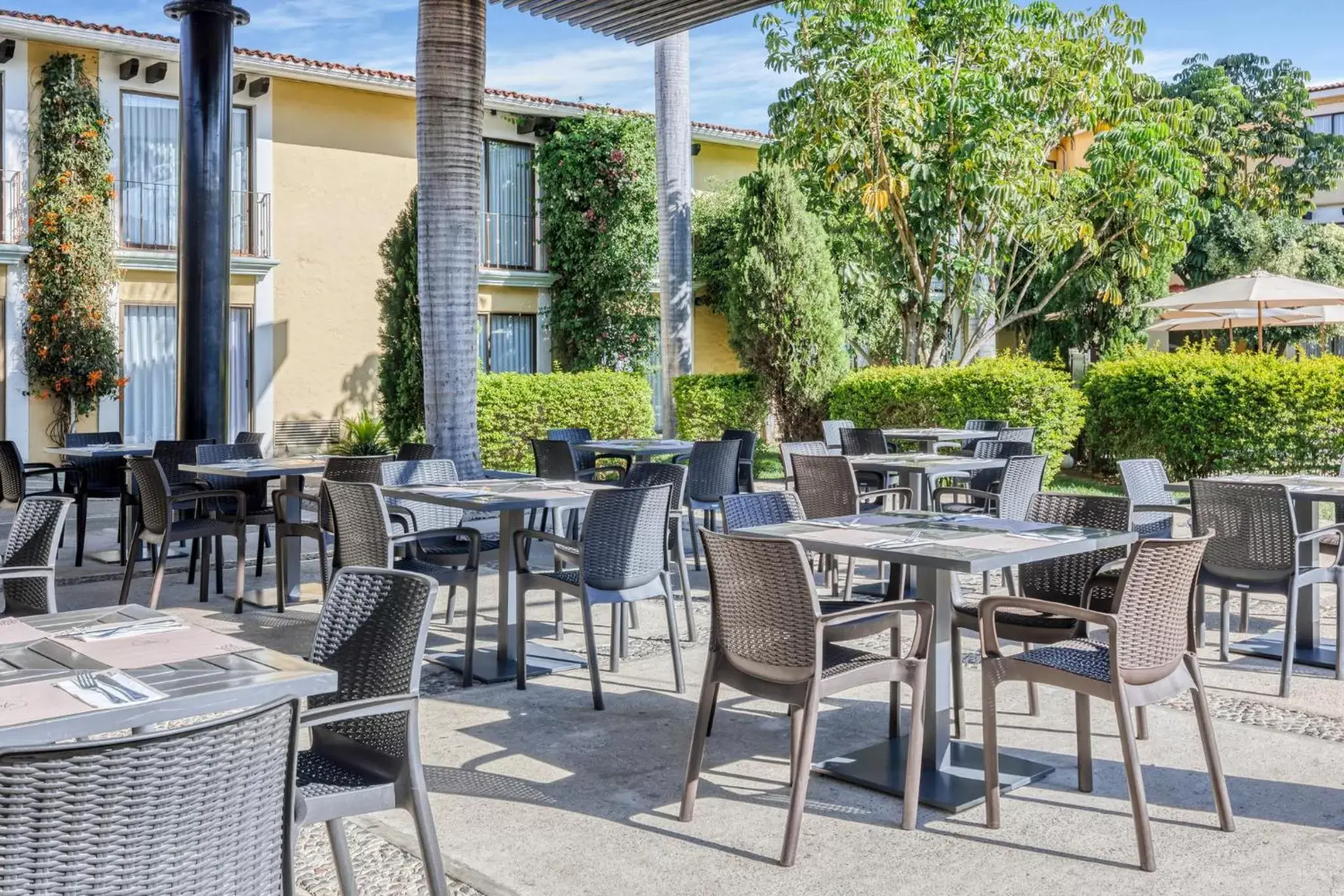 Balcony/Terrace, Restaurant/Places to Eat in Fiesta Inn Oaxaca